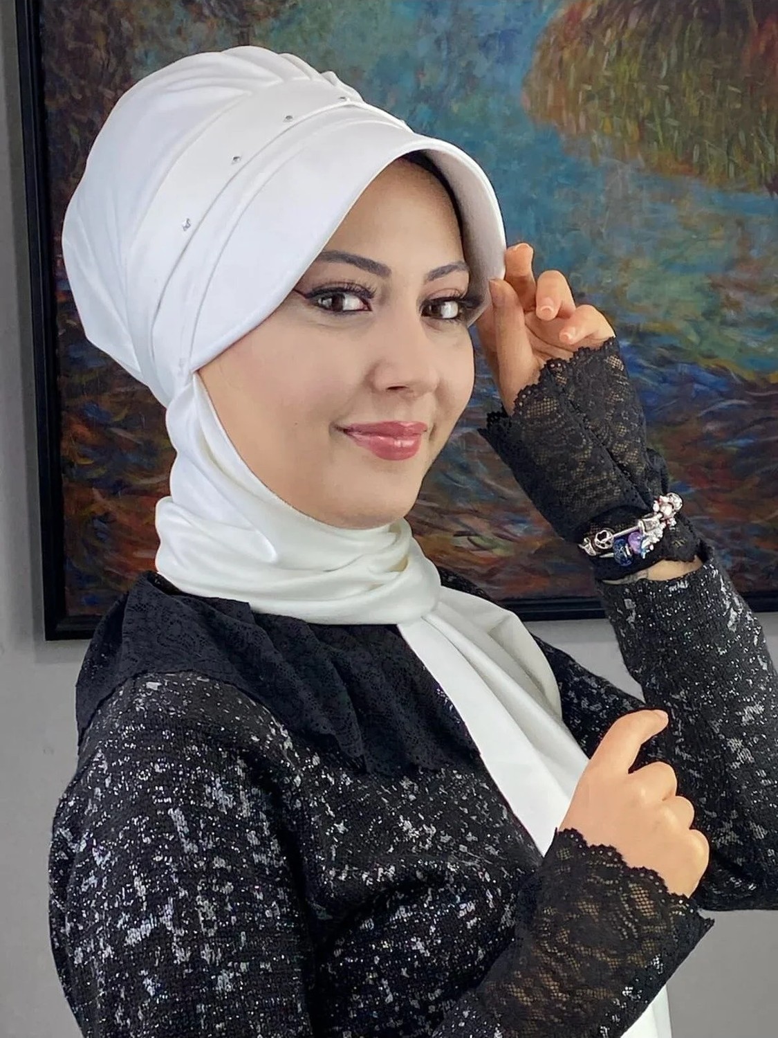 Butik Ambar Beyaz Kare Taş Detaylı Baharlık Şapka