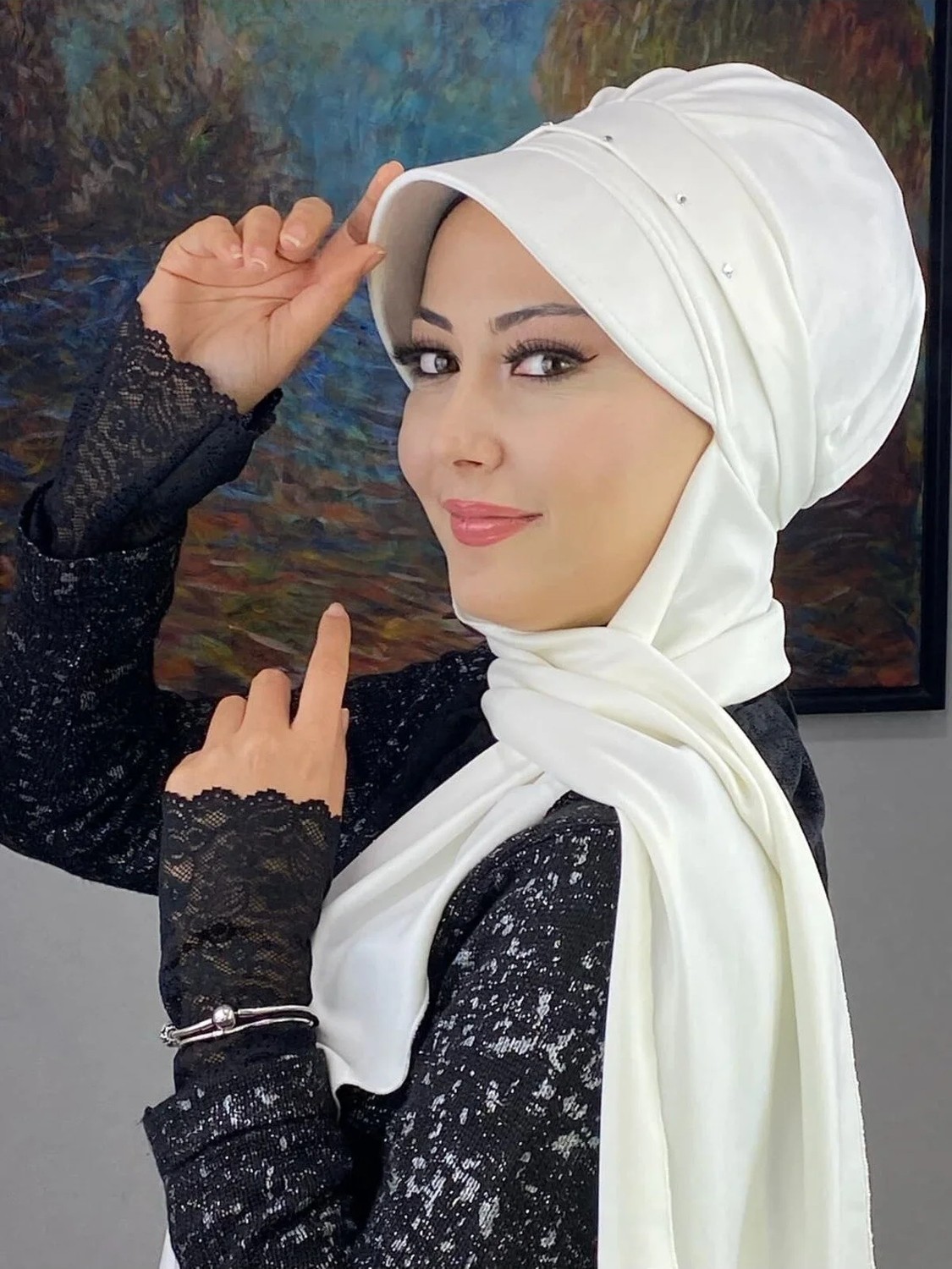 Butik Ambar Beyaz Kare Taş Detaylı Baharlık Şapka görsel 4