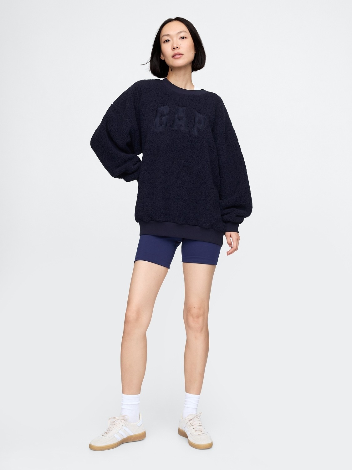 Gap Kadın Lacivert Gap Logo Oversize Sherpa Kalpli Sweatshirt görsel 3