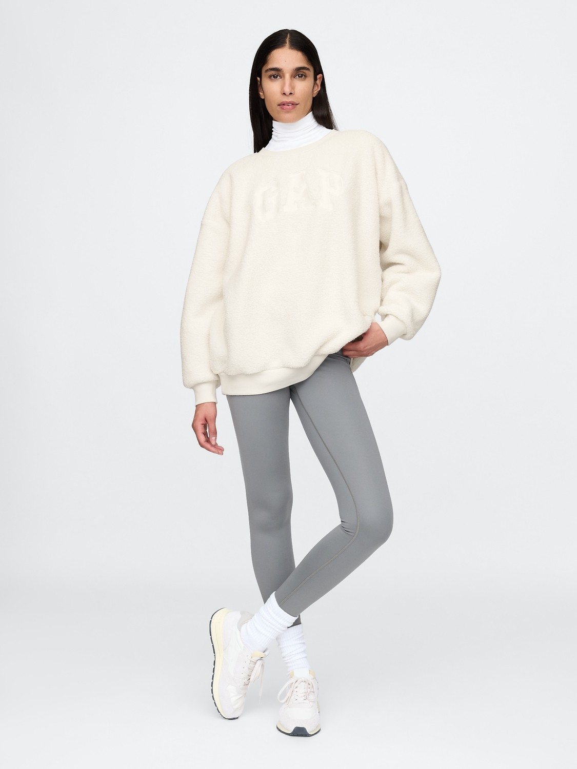 Gap Kadın Lacivert Gap Logo Oversize Sherpa Kalpli Sweatshirt görsel 8