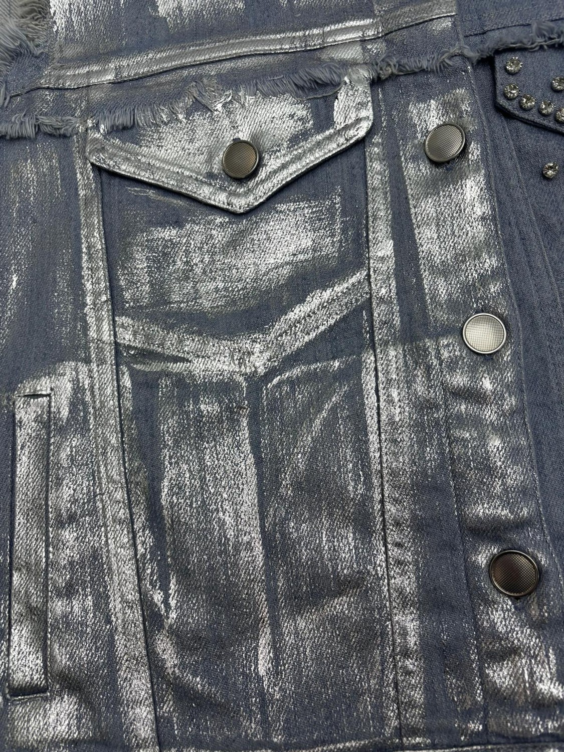 La Velina Büyük Beden Denim Yakalı Düğmeli Parlak Taşlı Kolsuz Eskitme Detaylı Kadın Yelek görsel 8