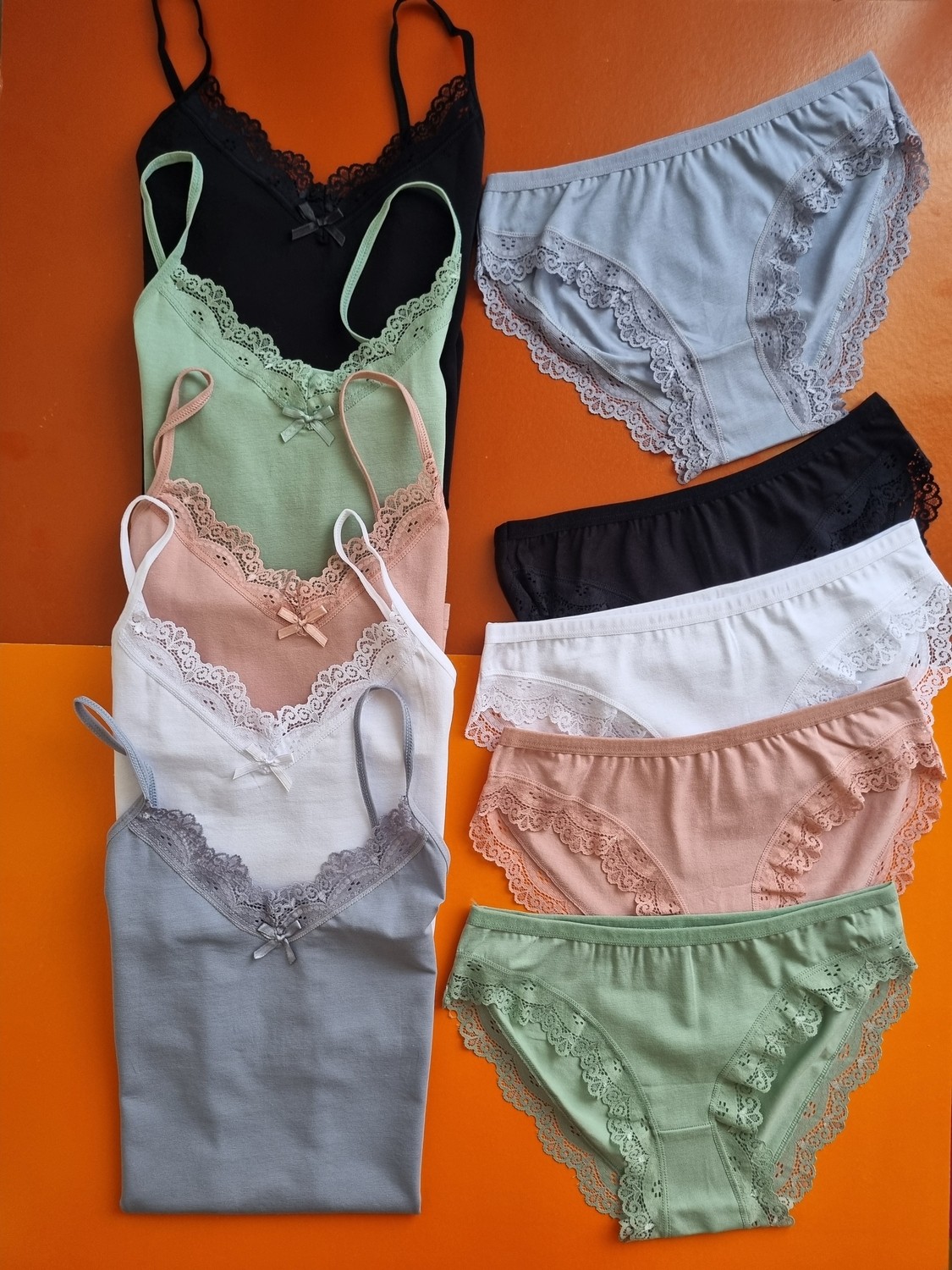 Demirsa Boutique Dantelli Ip Askılı 5'li Pudra, Yeşil, Mavi, Siyah ve Beyaz Renk Kadın Atlet Külot Takım görsel 5