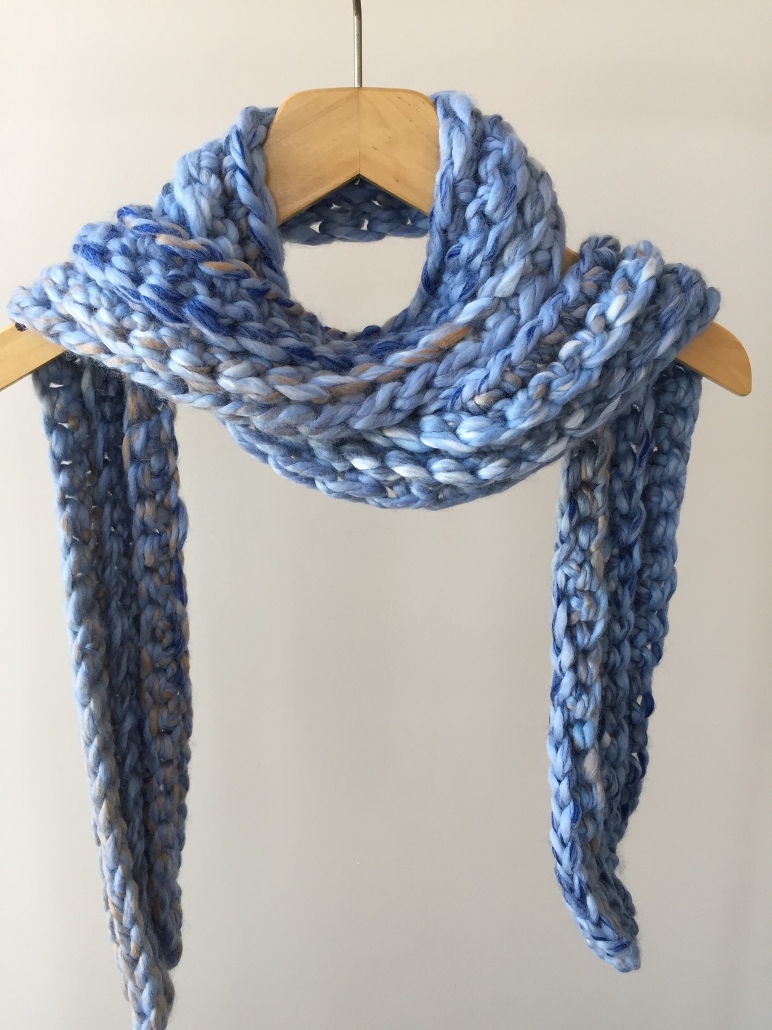 Mora Knit Atkı El Örgüsü Yünlü Çok Renkli Atkı görsel 2