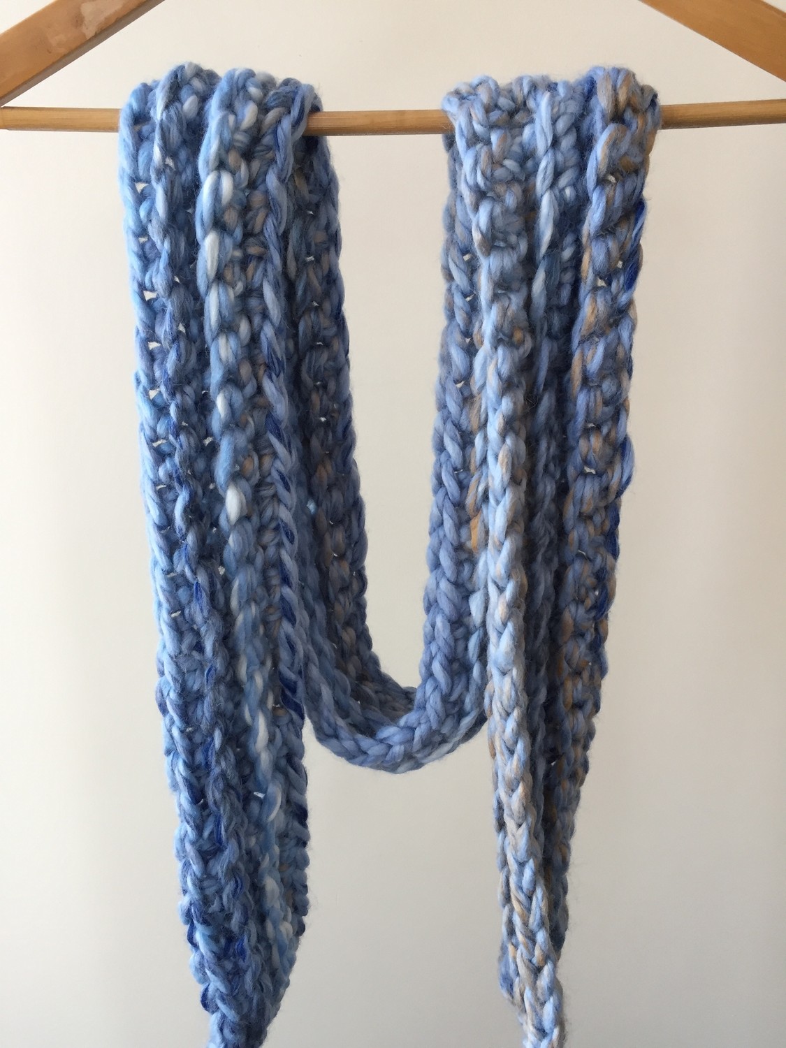 Mora Knit Atkı El Örgüsü Yünlü Çok Renkli Atkı görsel 4