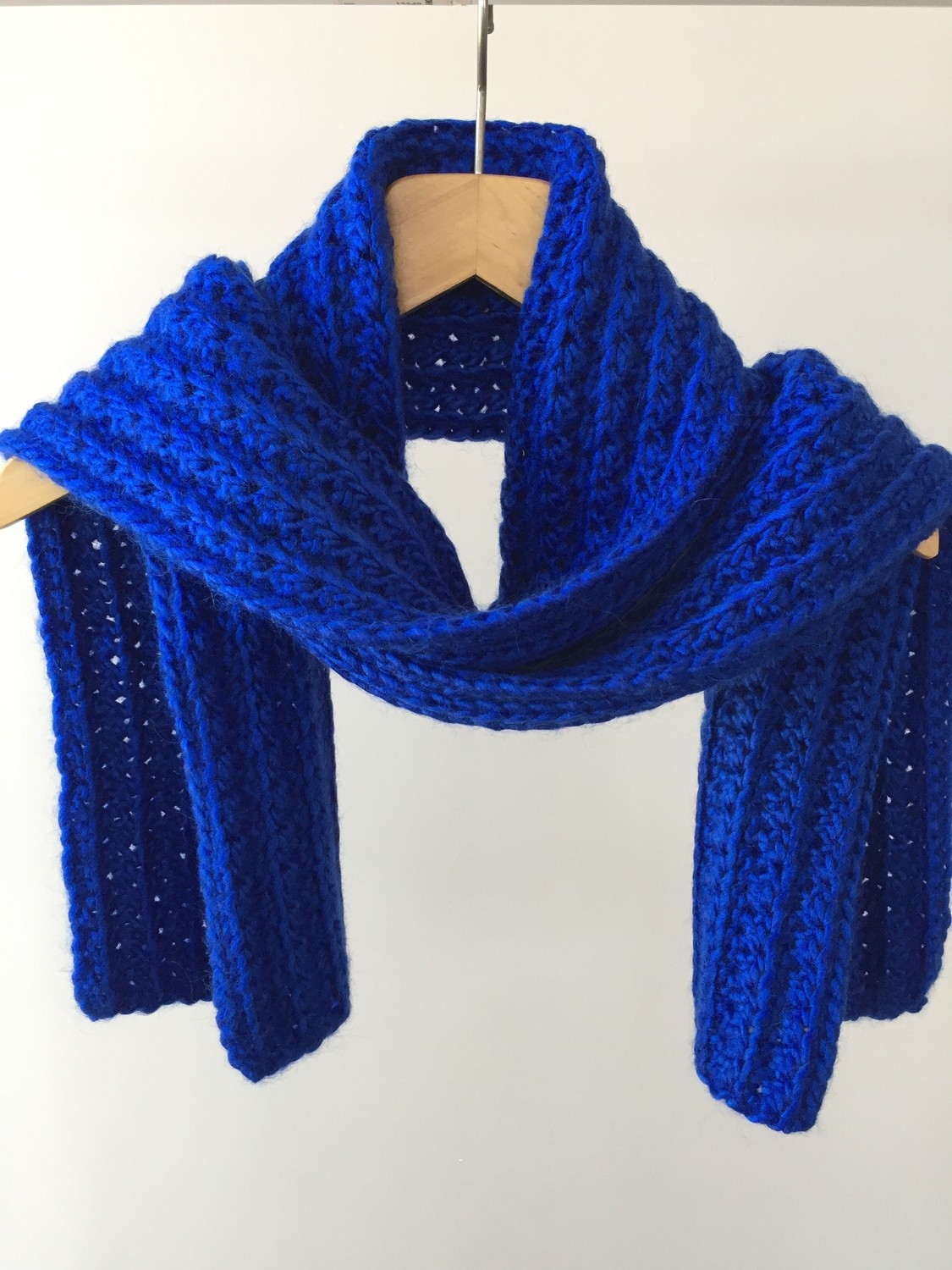 Mora Knit Atkı El Örgüsü Yünlü Parlak Saks Mavisi Atkı görsel 2