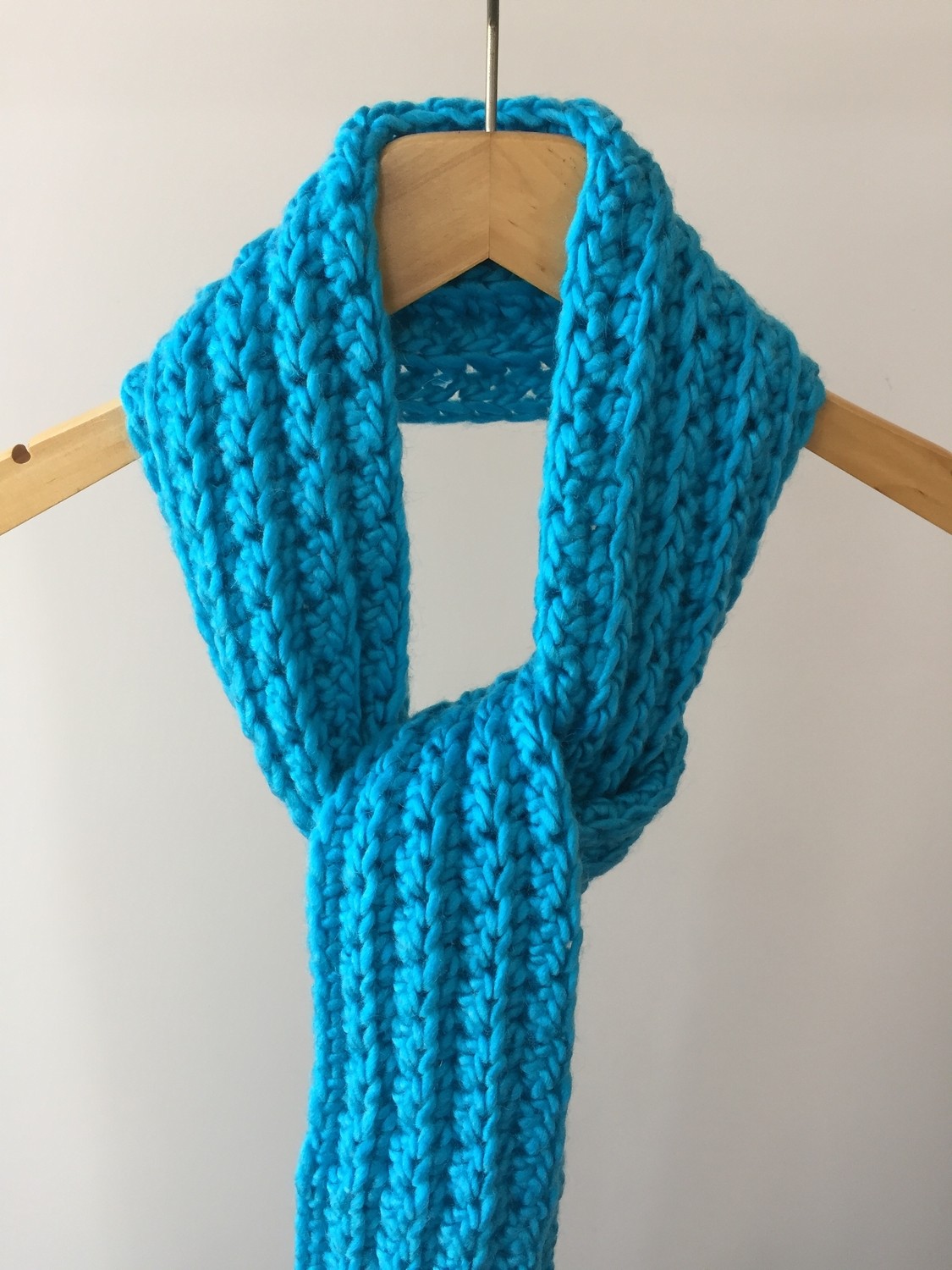 Mora Knit Atkı El Örgüsü Yünlü Parlak Cam Göbeği Atkı görsel 2
