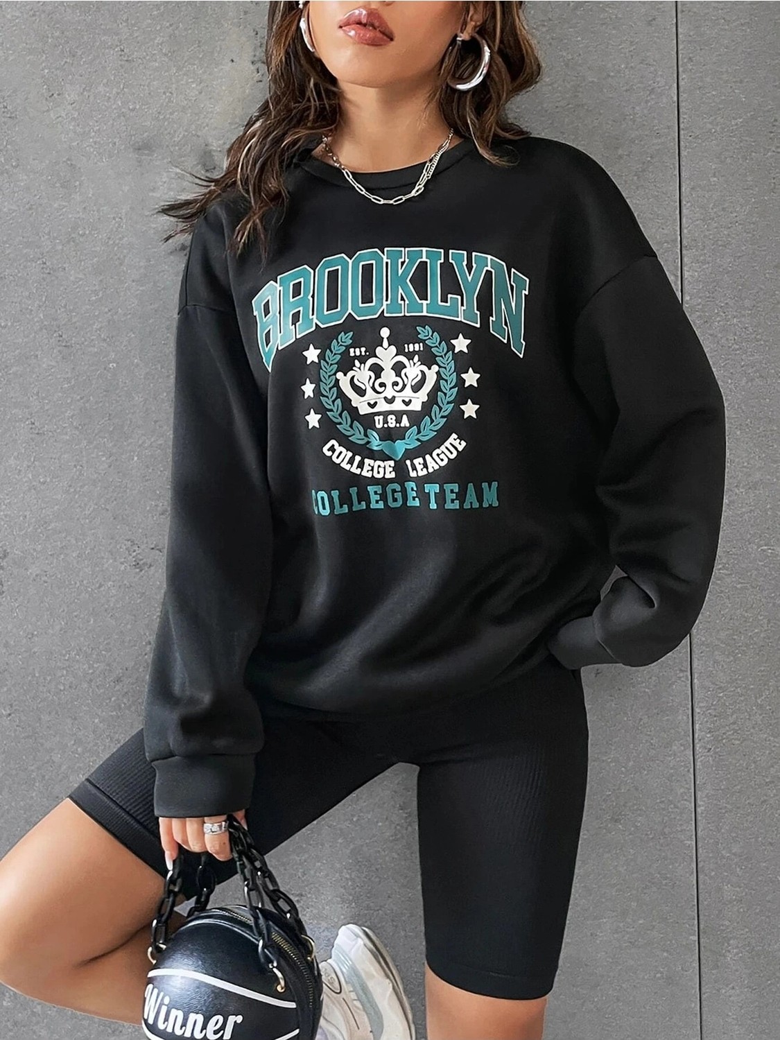 Tarzsokak Kadın Brooklyn Baskılı Oversize Bisiklet Yaka Sweatshirt Siyah