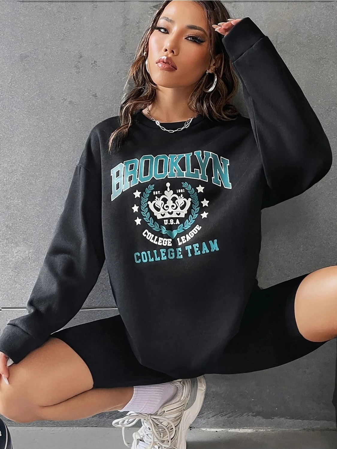 Tarzsokak Kadın Brooklyn Baskılı Oversize Bisiklet Yaka Sweatshirt Siyah görsel 3