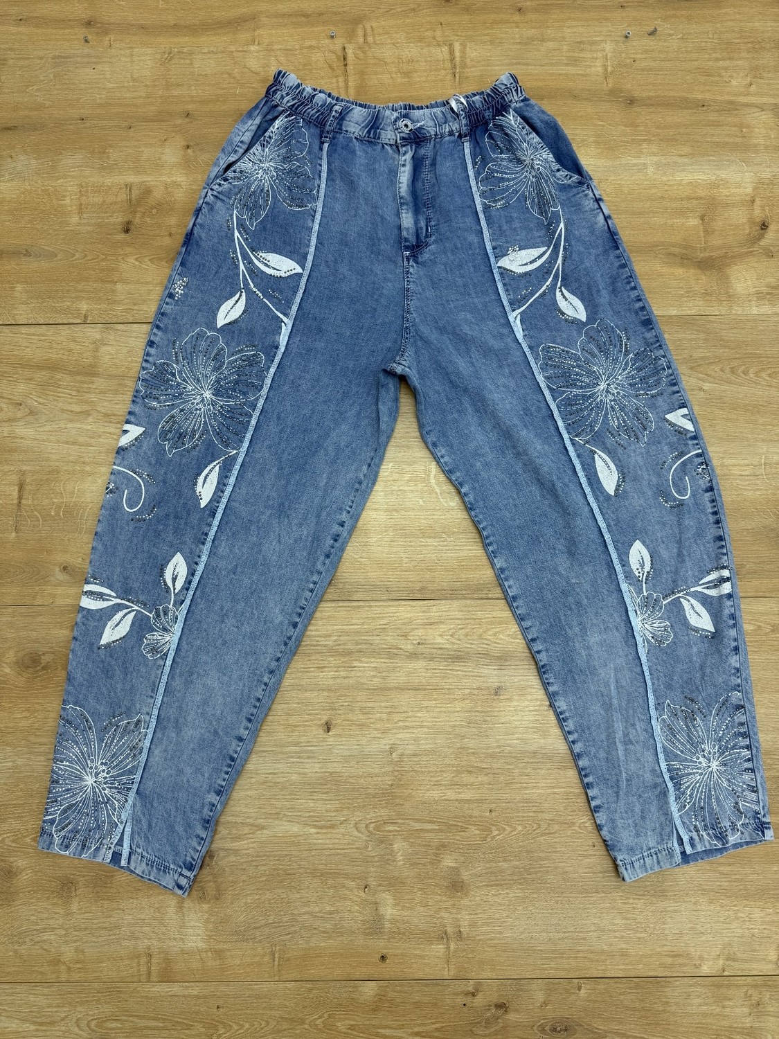 Zanessi Büyük Beden Çiçek Desenli Mom Kesim Bileği Yırtmaçlı Denim Kadın Pantolon görsel 7