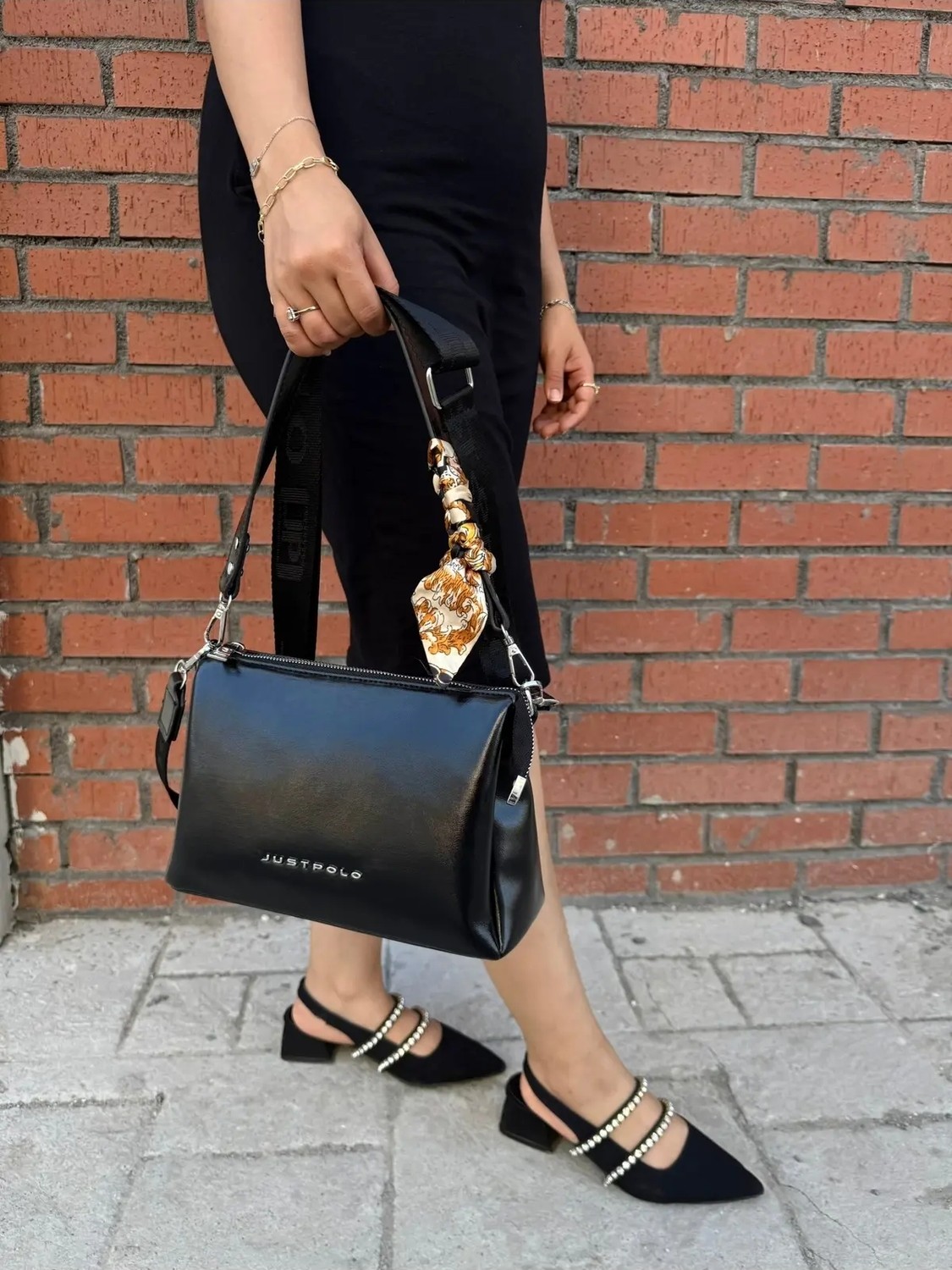 Just Polo Kadın Premium Şal Detaylı Yumuşak Deri Ayarlanabilir Askılı Çapraz El ve Omuz Çantası Ebat : 28 x 18 cm