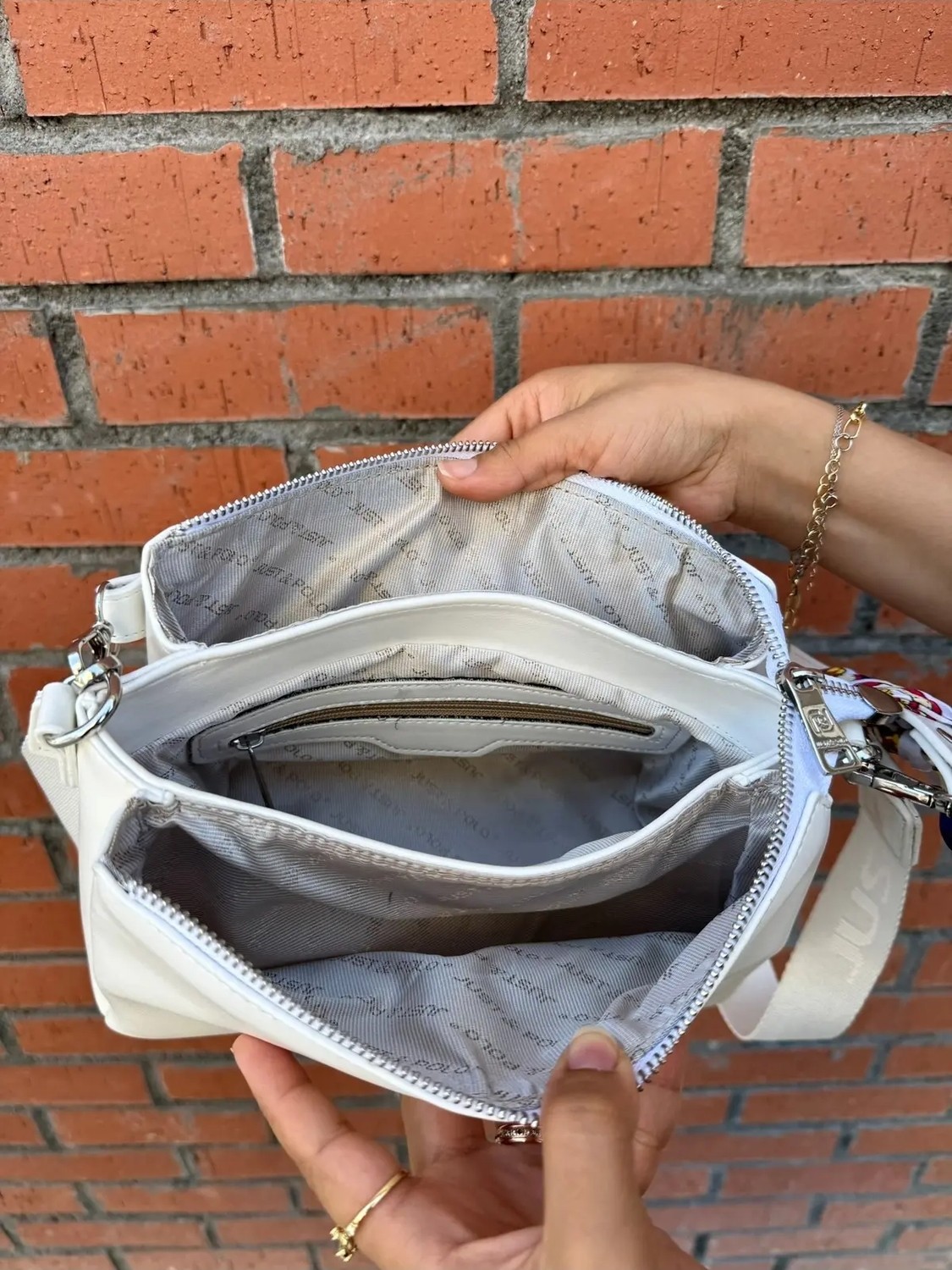 Just Polo Kadın Premium Şal Detaylı Yumuşak Deri Ayarlanabilir Askılı Çapraz El ve Omuz Çantası Ebat : 28 x 18 cm görsel 5