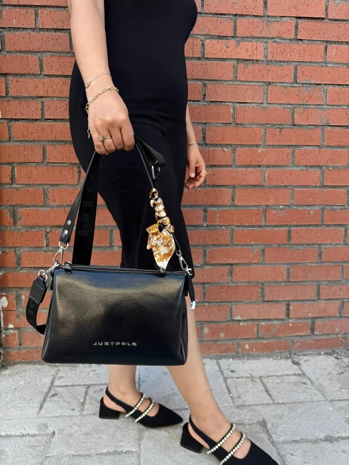 Just Polo Kadın Premium Şal Detaylı Yumuşak Deri Ayarlanabilir Askılı Çapraz El ve Omuz Çantası Ebat : 28 x 18 cm görsel 8