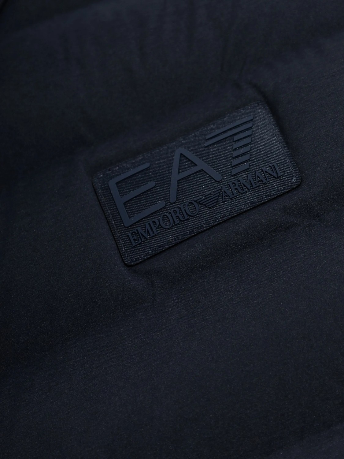 EA7 Erkek Pamuklu Regular Fit Kapitoneli Kapüşonlu Fermuarlı Lacivert Yelek 7M002381 AF15953-UB102 görsel 4