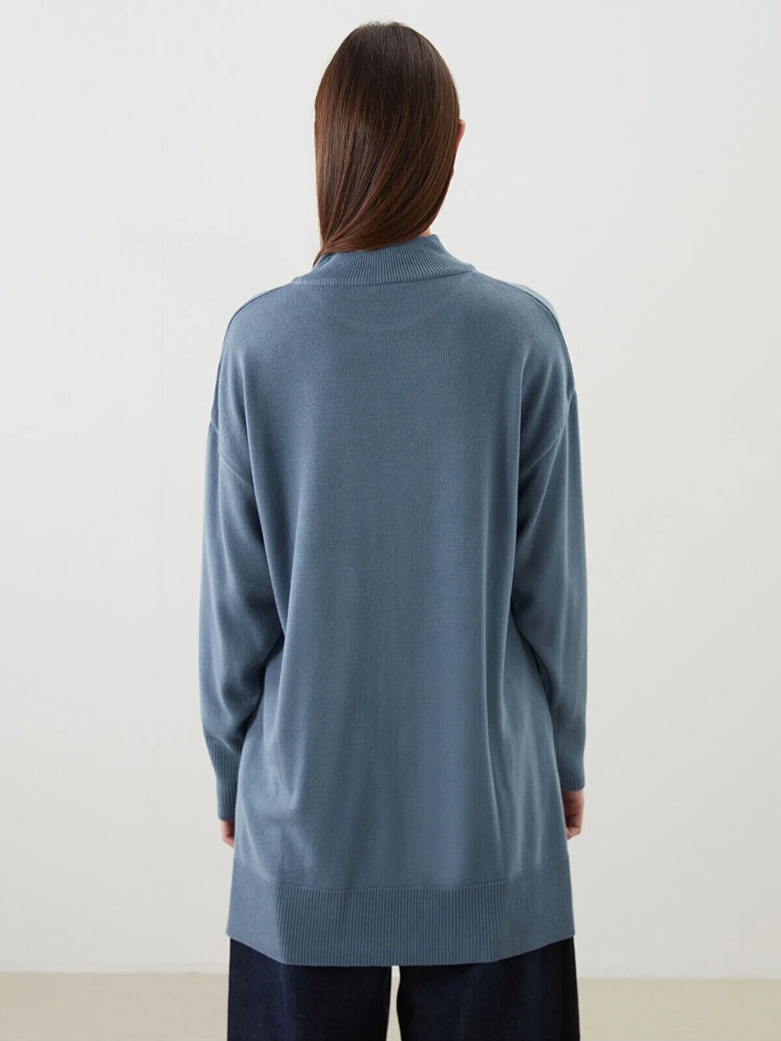 LC Waikiki Lcw Modest Mavi Dik Yaka Kadın Triko Tunik görsel 4