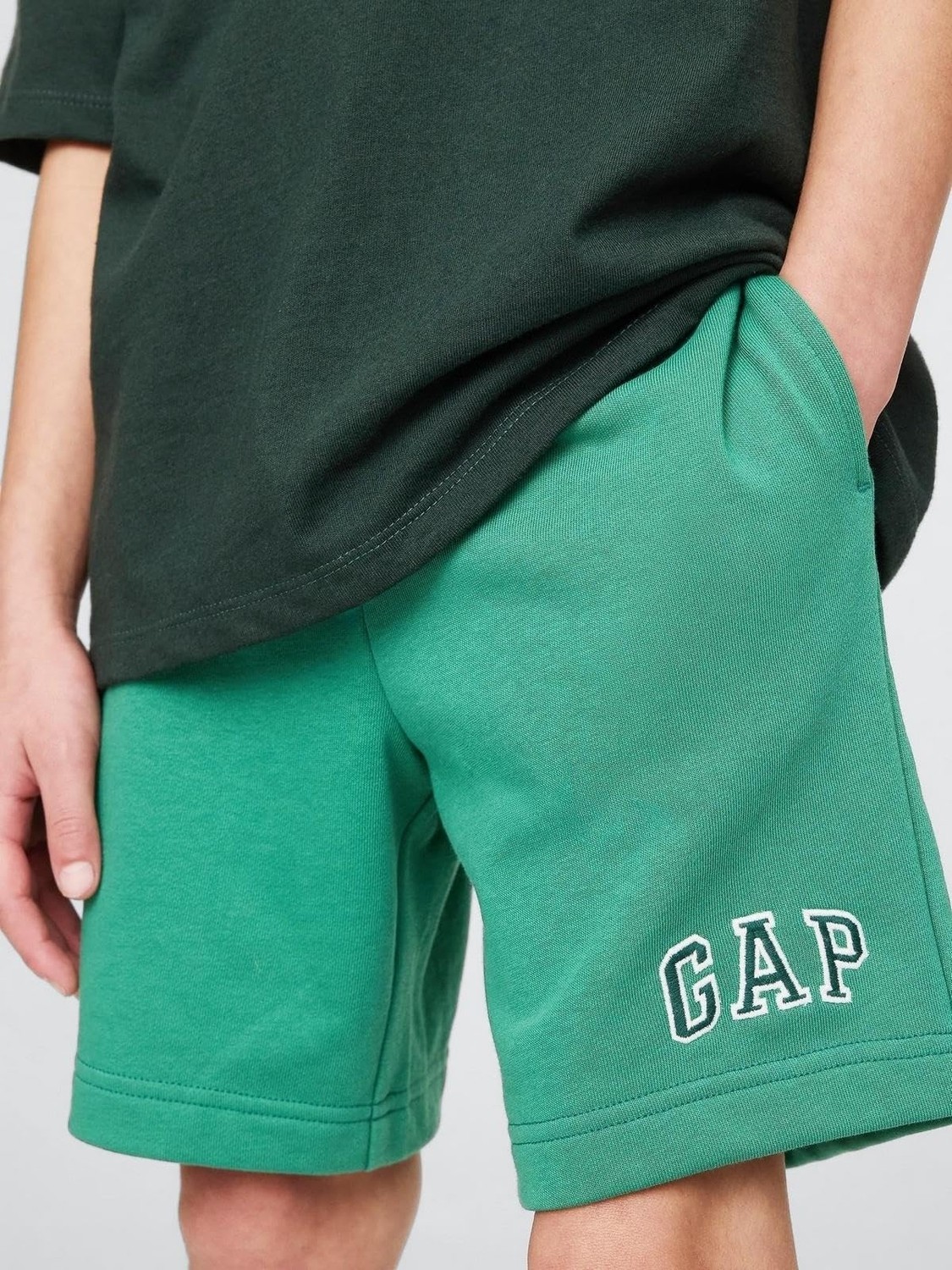 Die Grup Gap 742934001 V-Frch Ft Logo Erkek Çocuk Şort, Xs görsel 3