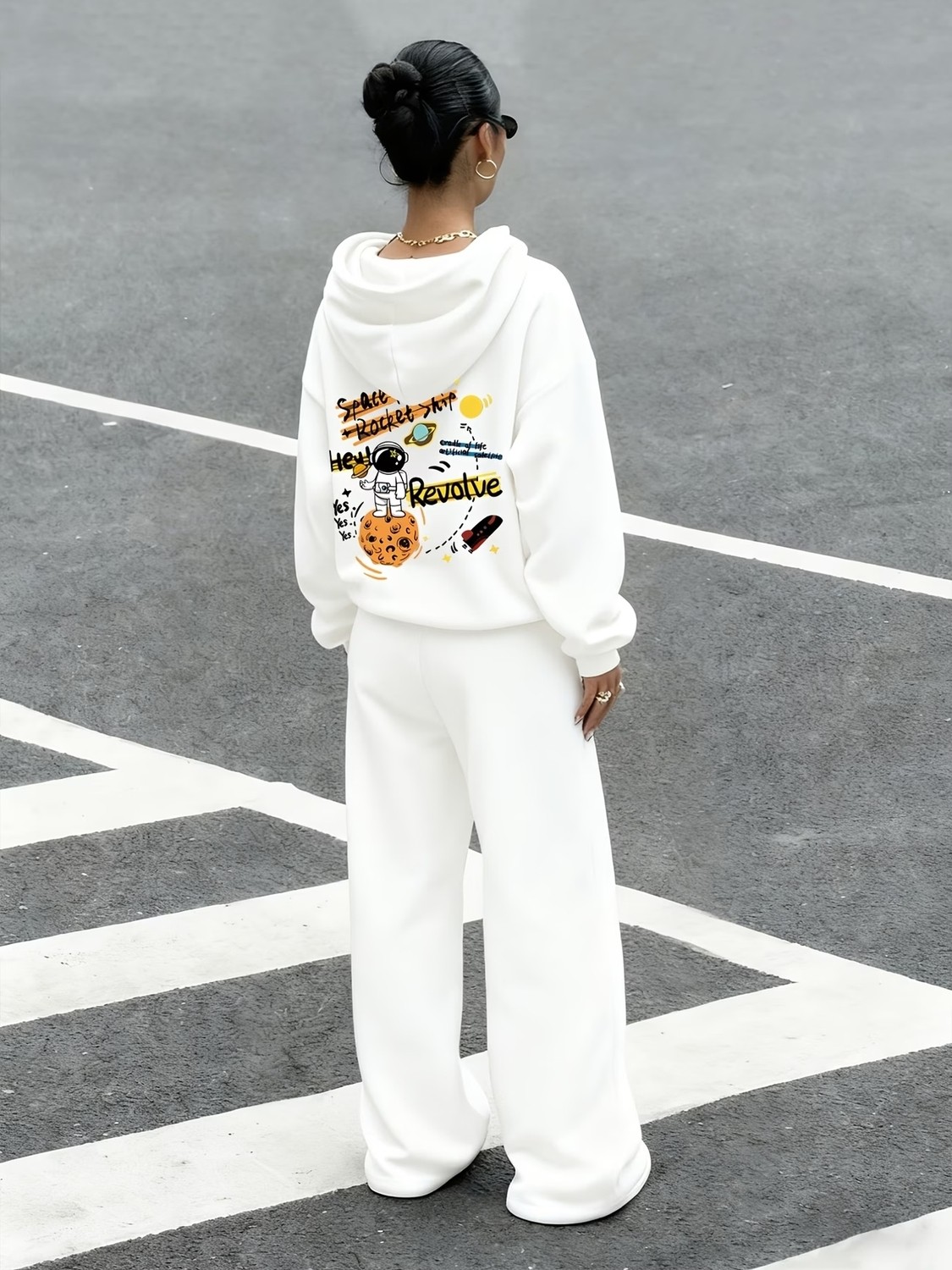 Macklin Unısex Kadın Erkek Revolve Astronot Baskılı Oversize Kapüşonlu Hoodie ve Baggy Eşofman Takımı görsel 3