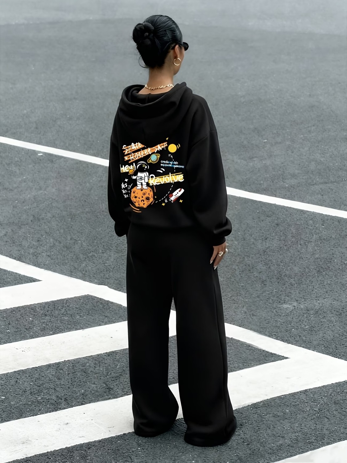 Macklin Unısex Kadın Erkek Revolve Astronot Baskılı Oversize Kapüşonlu Hoodie ve Baggy Eşofman Takımı görsel 6