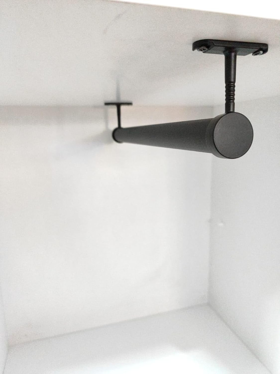 Özkaya Store 30 cm Dolap Içi Askı Borusu Siyah (Flanş + Vida Dahil) görsel 2