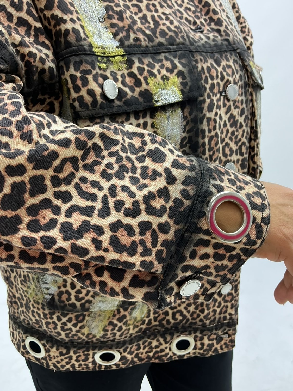 Dolares Büyük Beden Leopar Desenli Baskı Detaylı Kuşgözlü Düğmeli Kadın Ceket görsel 4