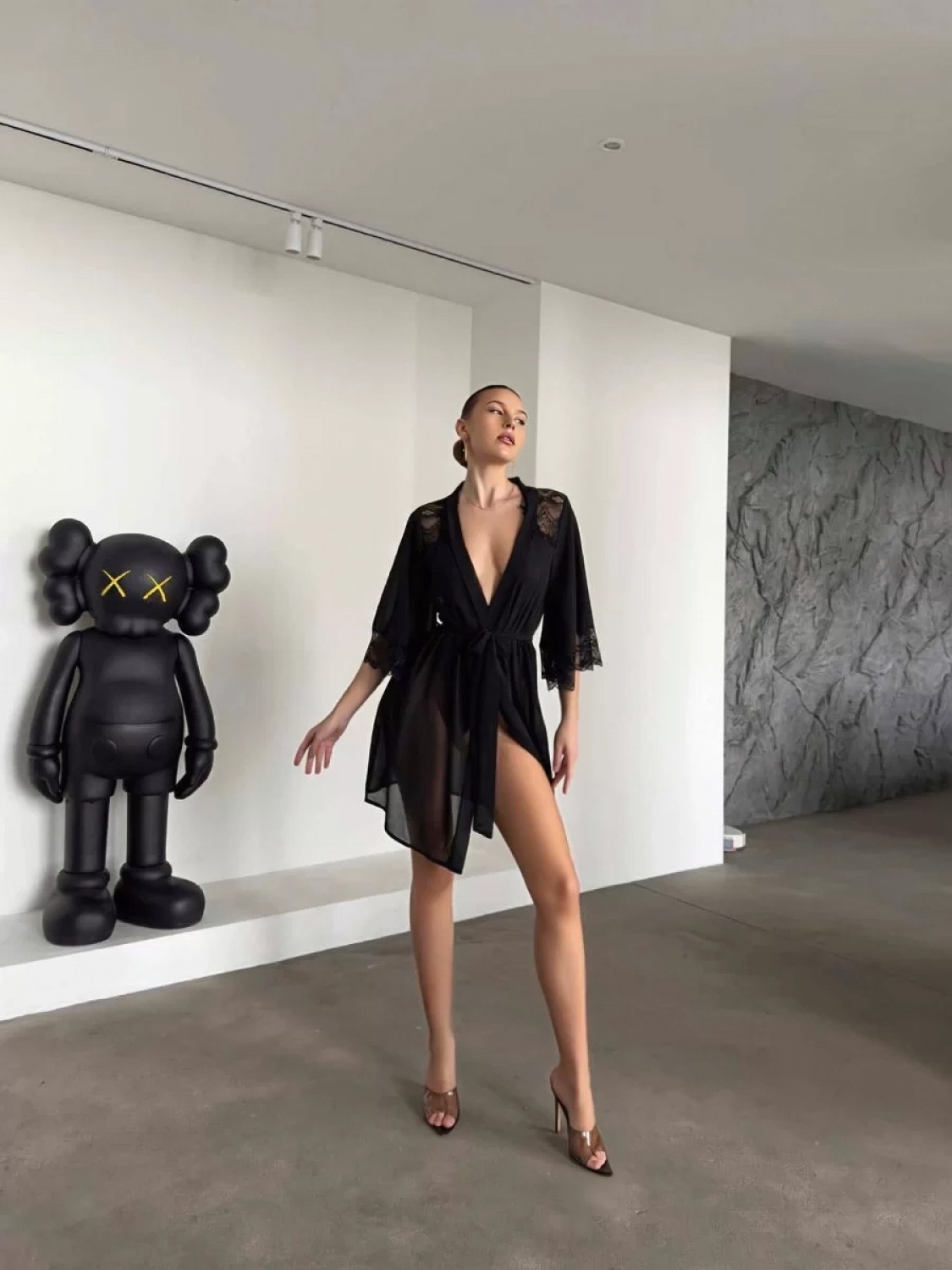 Marsilyan ™- Şık Tasarım Siyah Dantel Işlemeli Body Suit ve Tül Gecelik Takımı