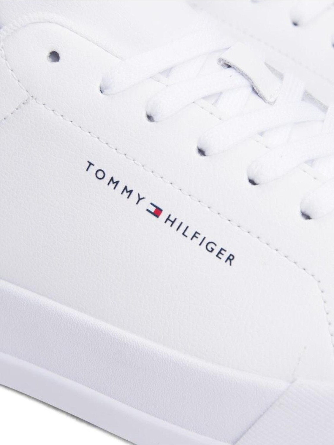 Tommy Hilfiger Erkekler İçin Tommy Hilfiger Th Court Lth Detaıl Ess Beyaz Düz Taban Ayakkabı Konforlu Kullanım görsel 7