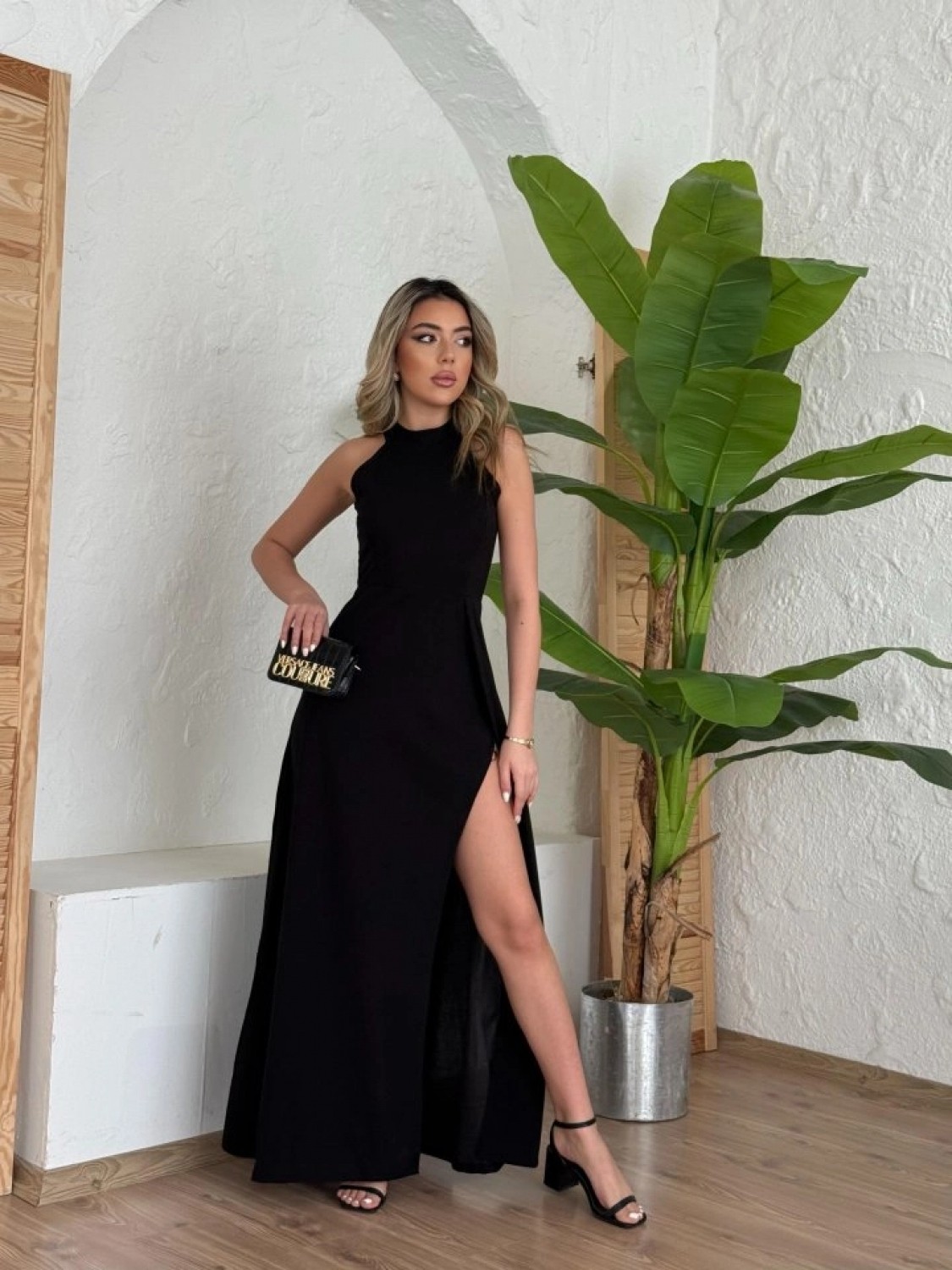 Pileli Store Kadın Halter Yaka Derin Yırtmaç Detaylı Tam Boy Ithal Krep Abiye Elbise görsel 3
