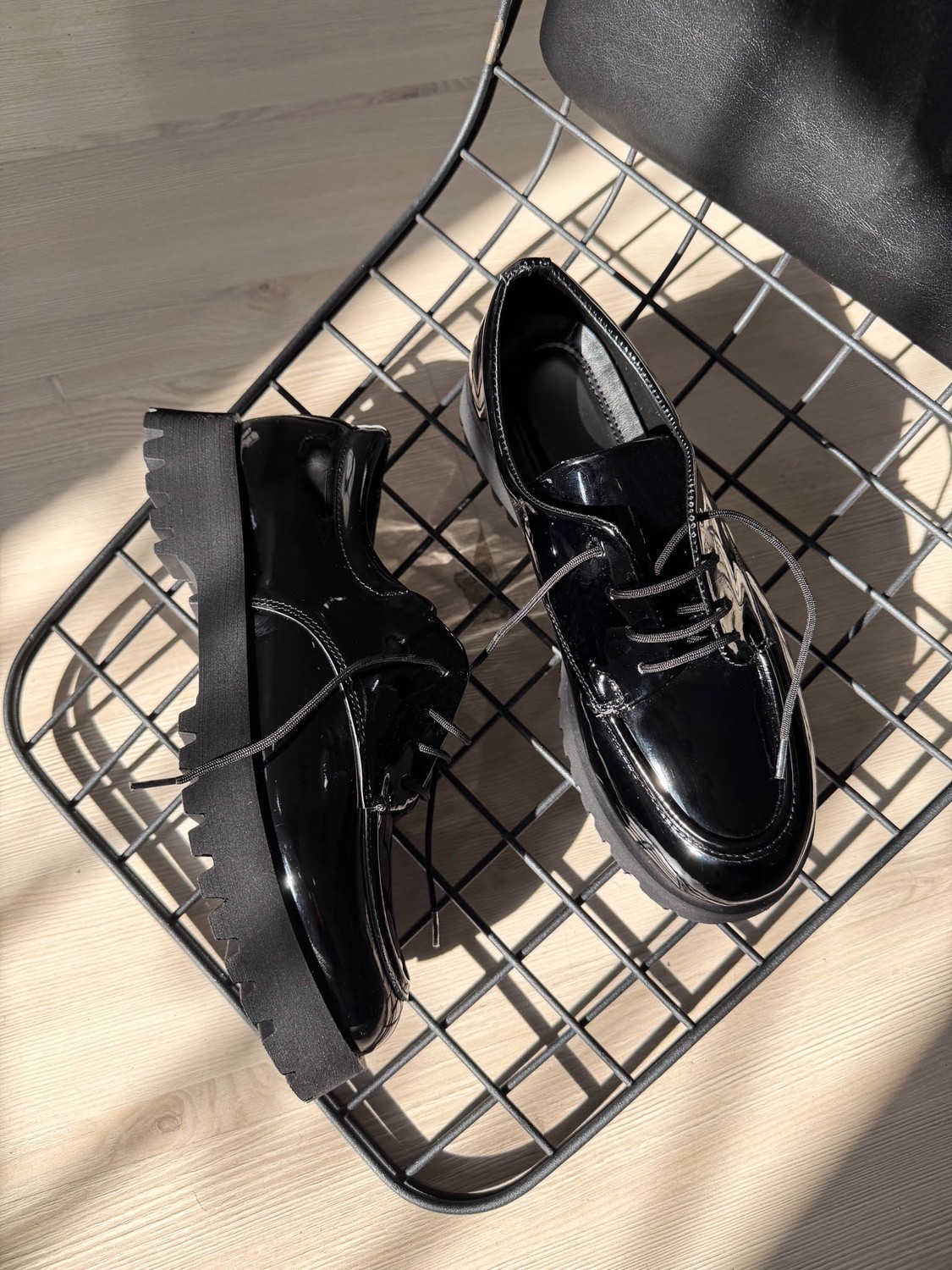 Zerenyus ZRK-XKX6 Premium Kalın Taban Siyah Rugan Bağcıklı Günlük Unisex Oxford Ayakkabı görsel 5
