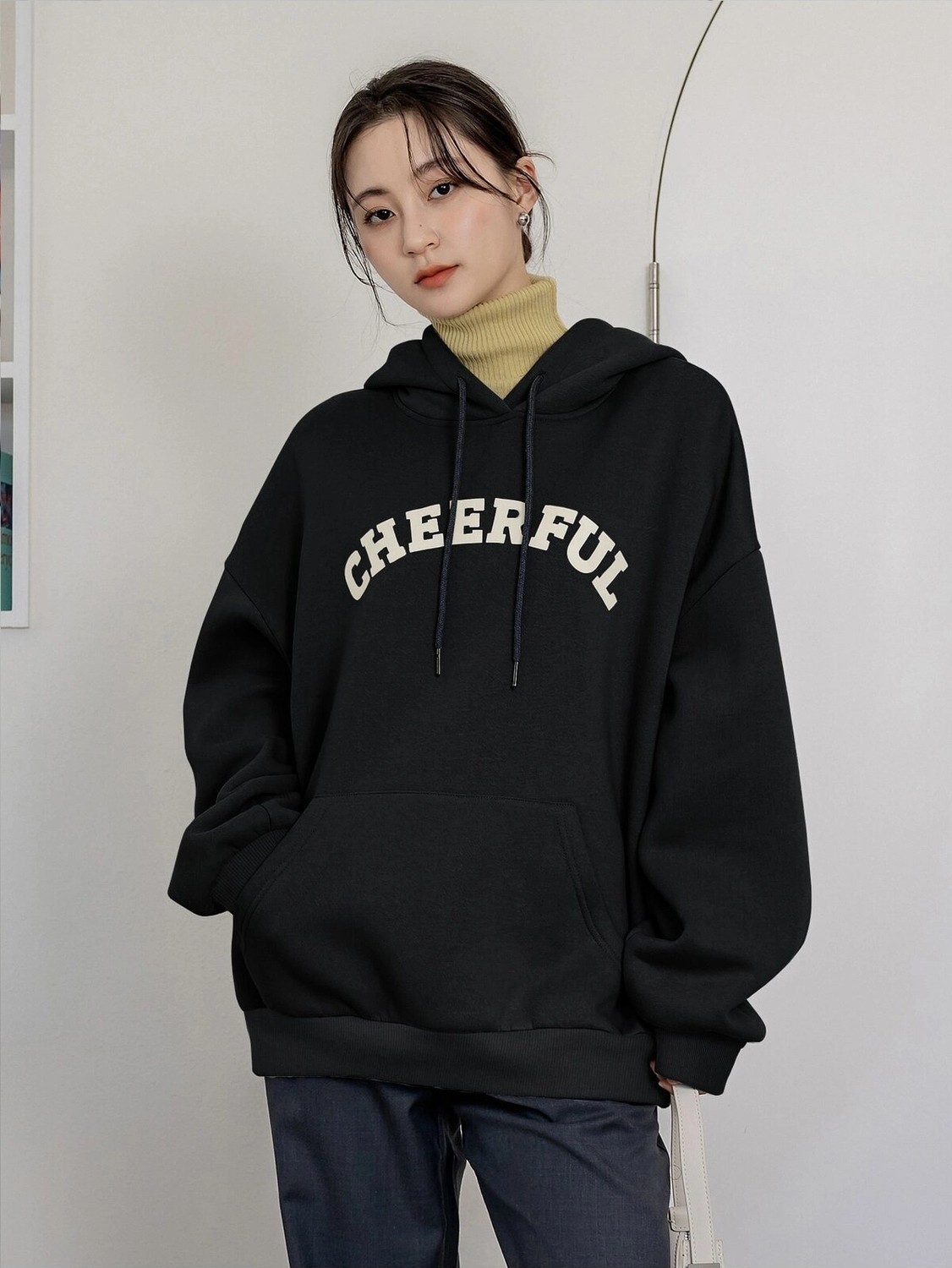 Tarzsokak Coke Serisi Dazy-Less Letter Graphic Kangaroo Pocket Drawstring Hoodie görsel 4