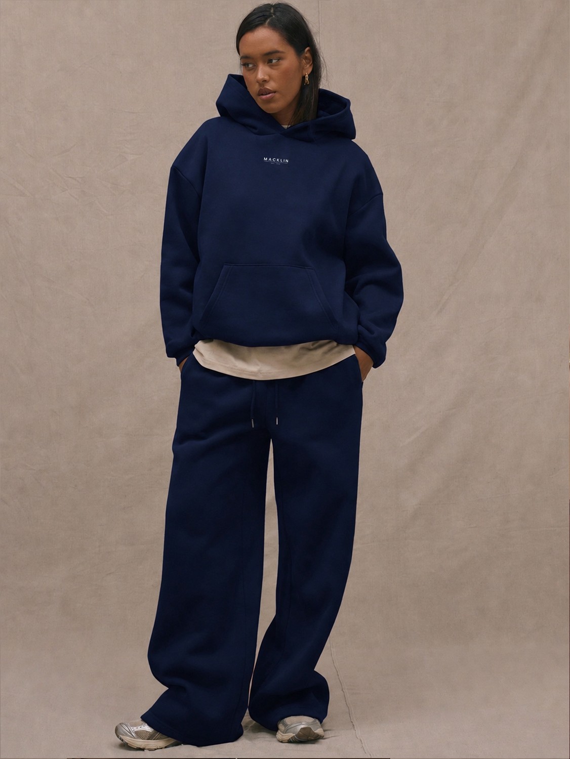 Macklin Unisex Kadın Erkek Macklin Yazı Kol ve Paça Baskılı Oversize 3 Iplik Kapüşonlu Sweatshirt ve Baggy Eşofman Altı