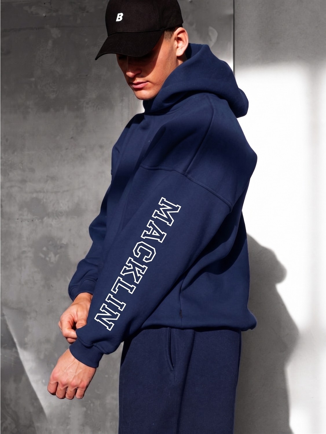 Macklin Unisex Kadın Erkek Macklin Yazı Kol ve Paça Baskılı Oversize 3 Iplik Kapüşonlu Sweatshirt ve Baggy Eşofman Altı görsel 2
