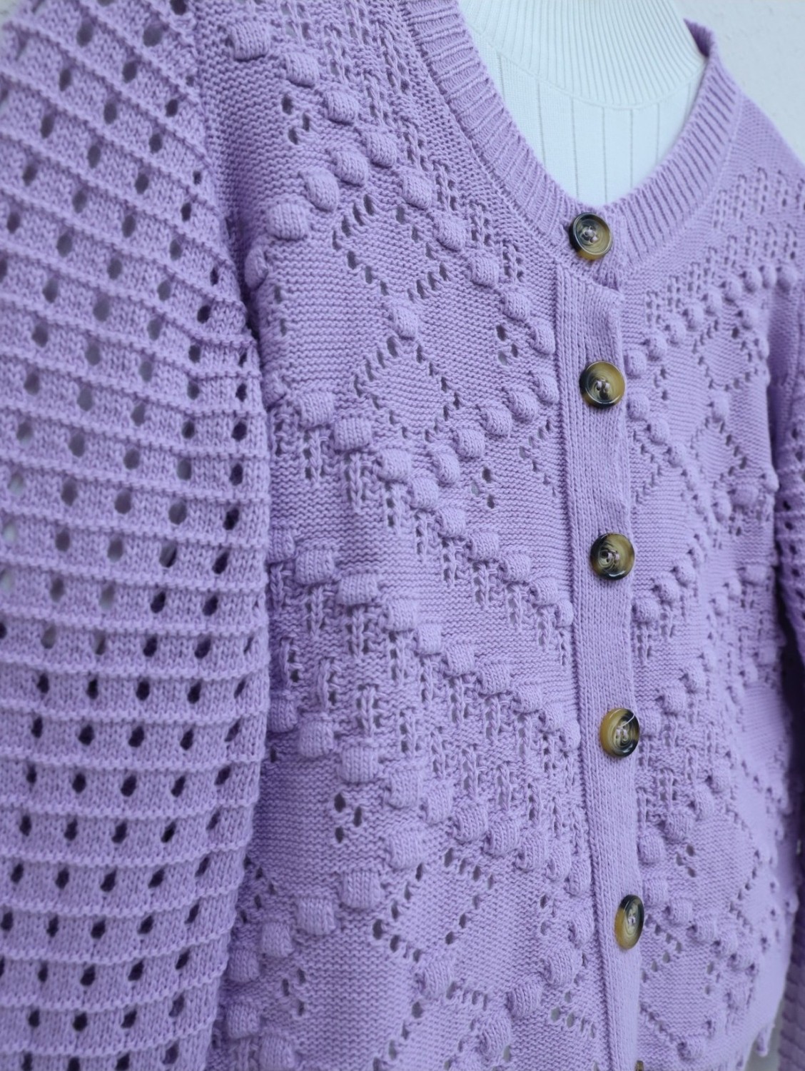 Moda Morfo Ajurlu Kabartmalı Kemik Düğmeli Triko Hırka -Lila görsel 2