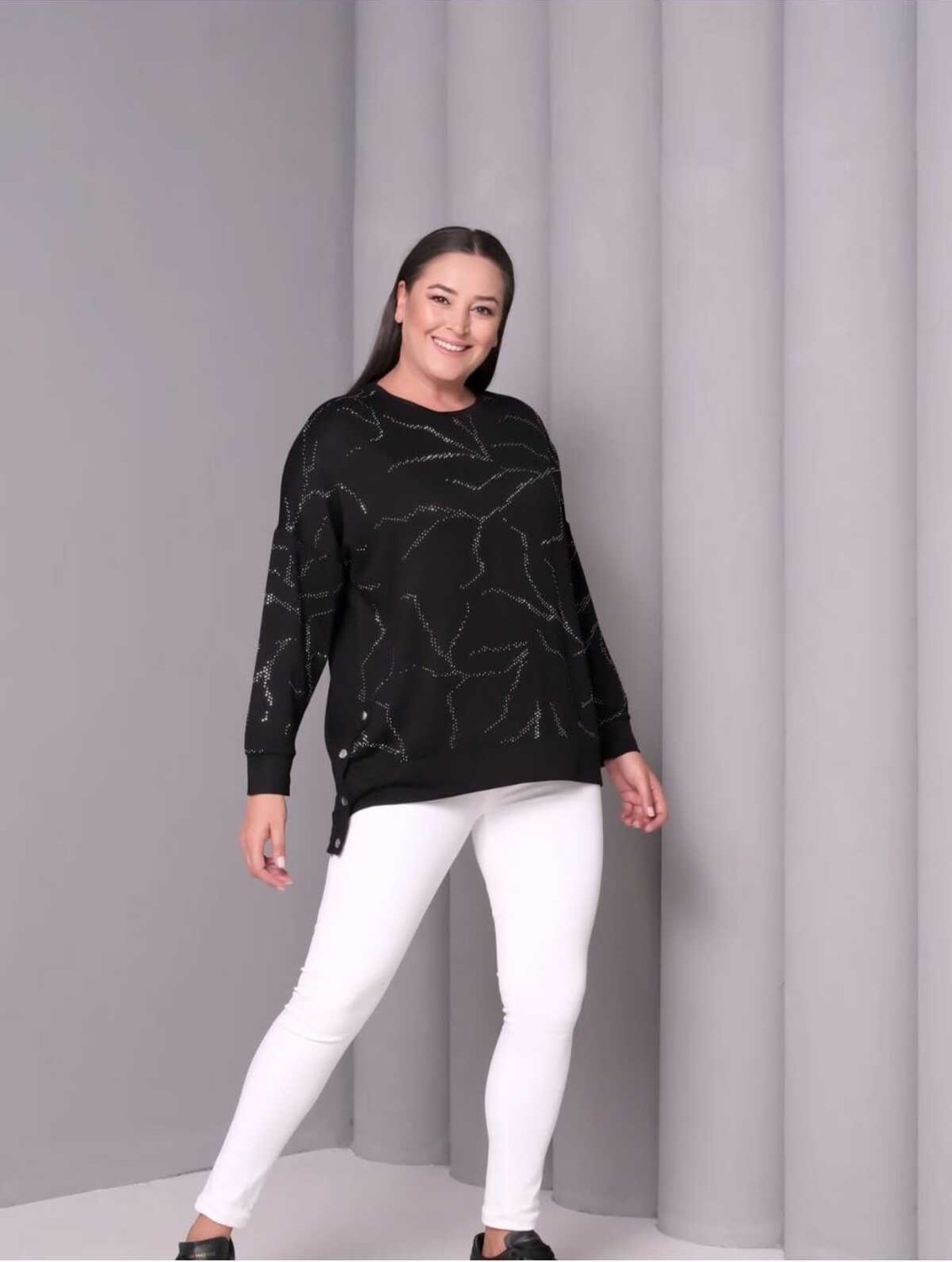 Esina Kadın Siyah Kristal Kumaş Sweatshirt Taş Detaylı Uzun Kol Modern Tasarım görsel 3