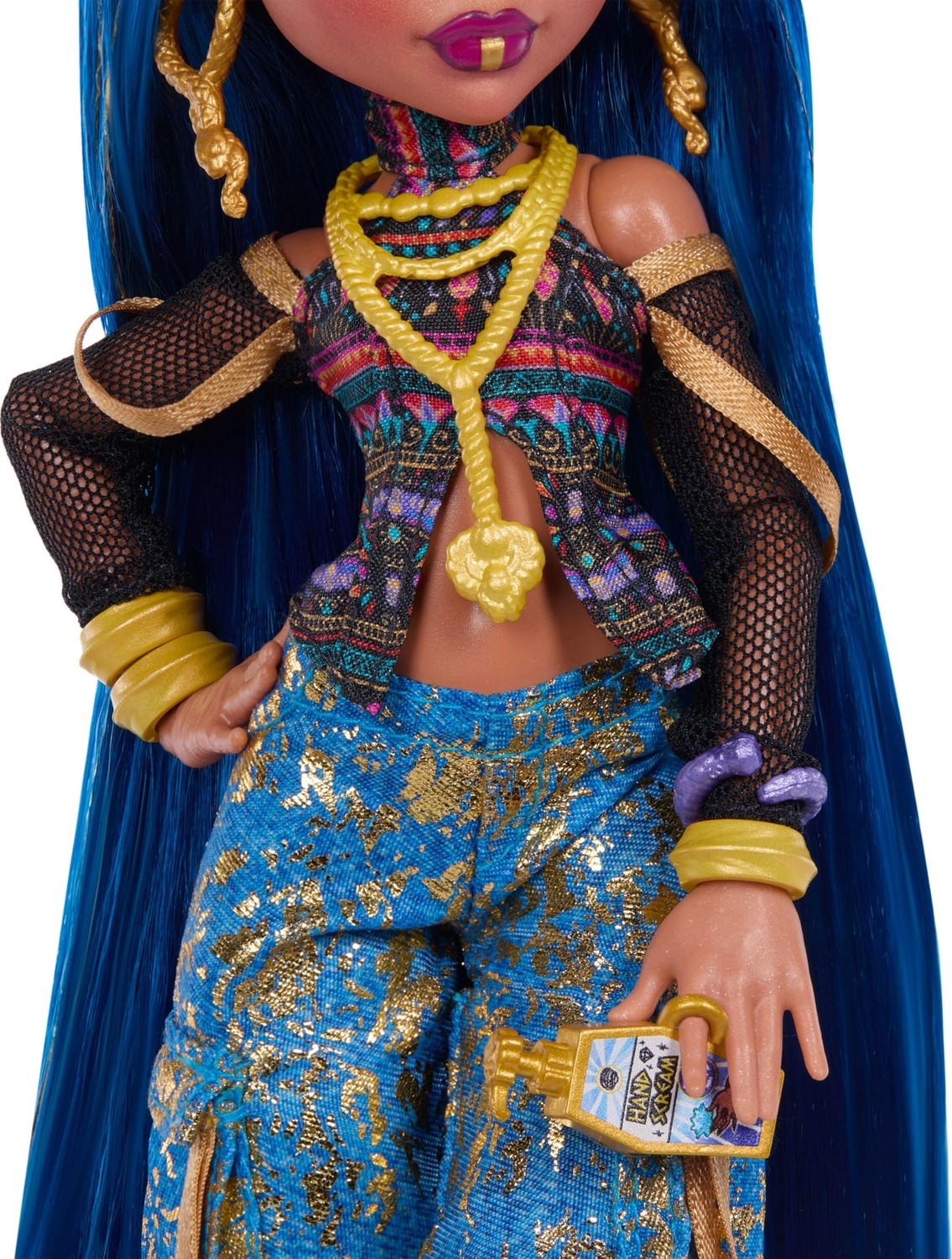 Aesco Monster High Kısa Bluz ve Altın Rengi Detaylı Kot Kargo Pantolon Giyen Monster High Cleo De Nile Bebek, Evcil Yılanı Hissette ve Salata, Smoothie ve Çanta Gibi 7 Aksesuar, JHK32 görsel 4