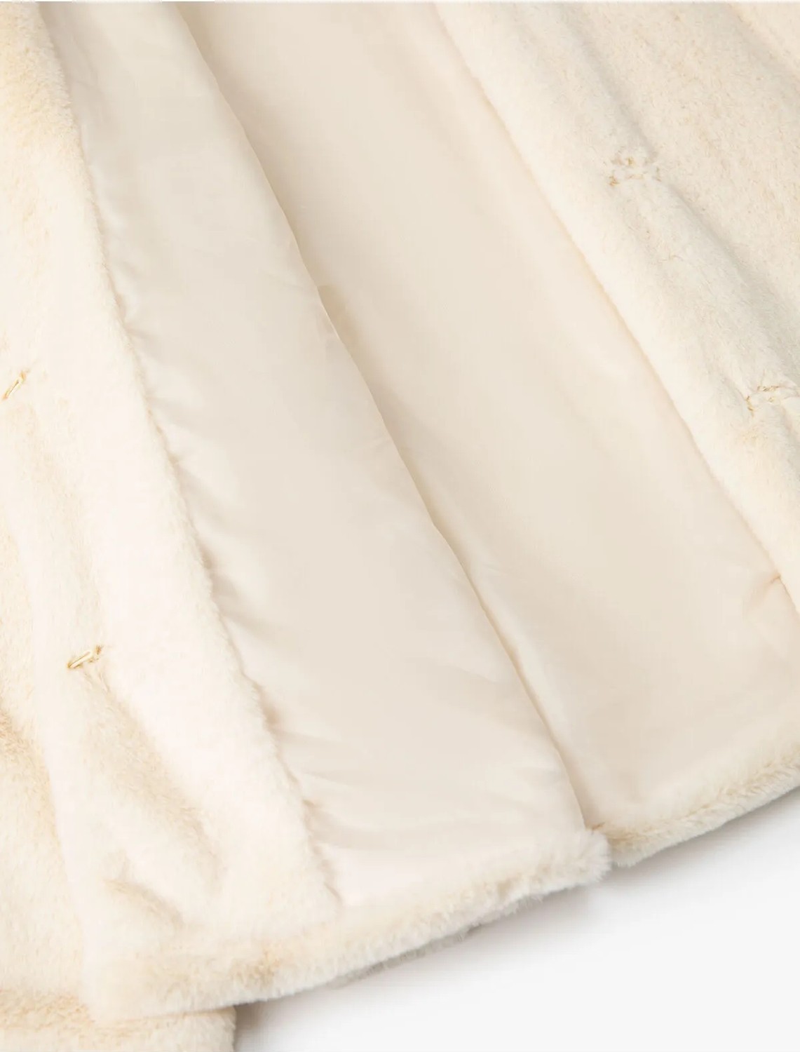 Koton Kapüşonlu Oversize Peluş Kaban Kadın Uzun Kol Ekru Renk Düz Desenli Şık Tasarım görsel 6
