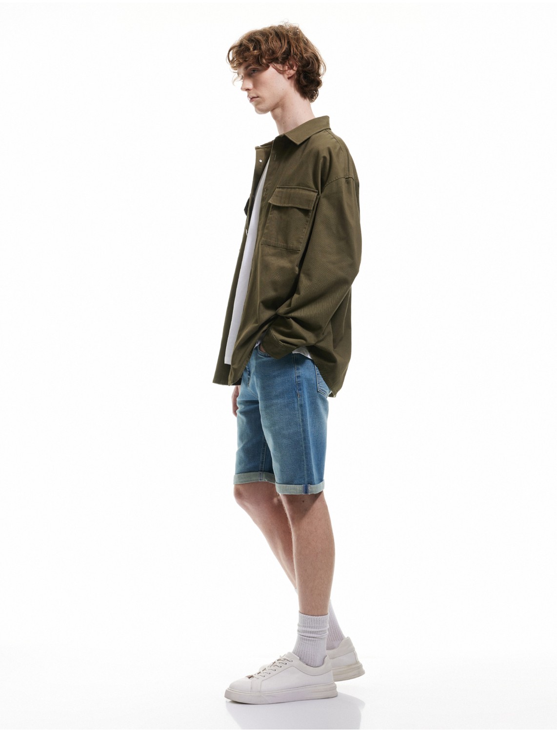 Koton Katlamalı Paça Bermuda Slim Fit Denim Şort görsel 2