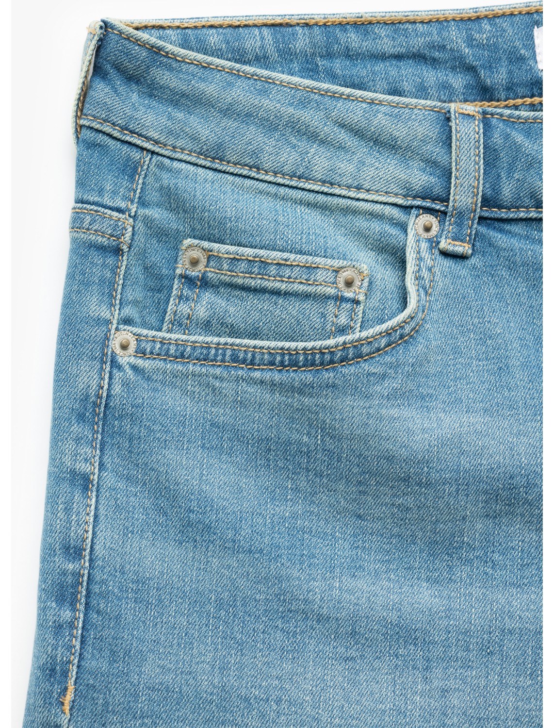 Koton Katlamalı Paça Bermuda Slim Fit Denim Şort görsel 6