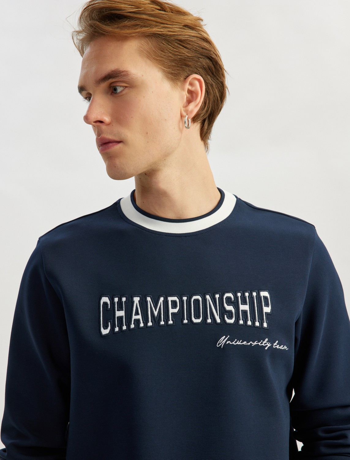 Koton Bisiklet Yaka Pamuk Karışımlı Şerit Detaylı Slogan Baskılı Sweatshirt görsel 5