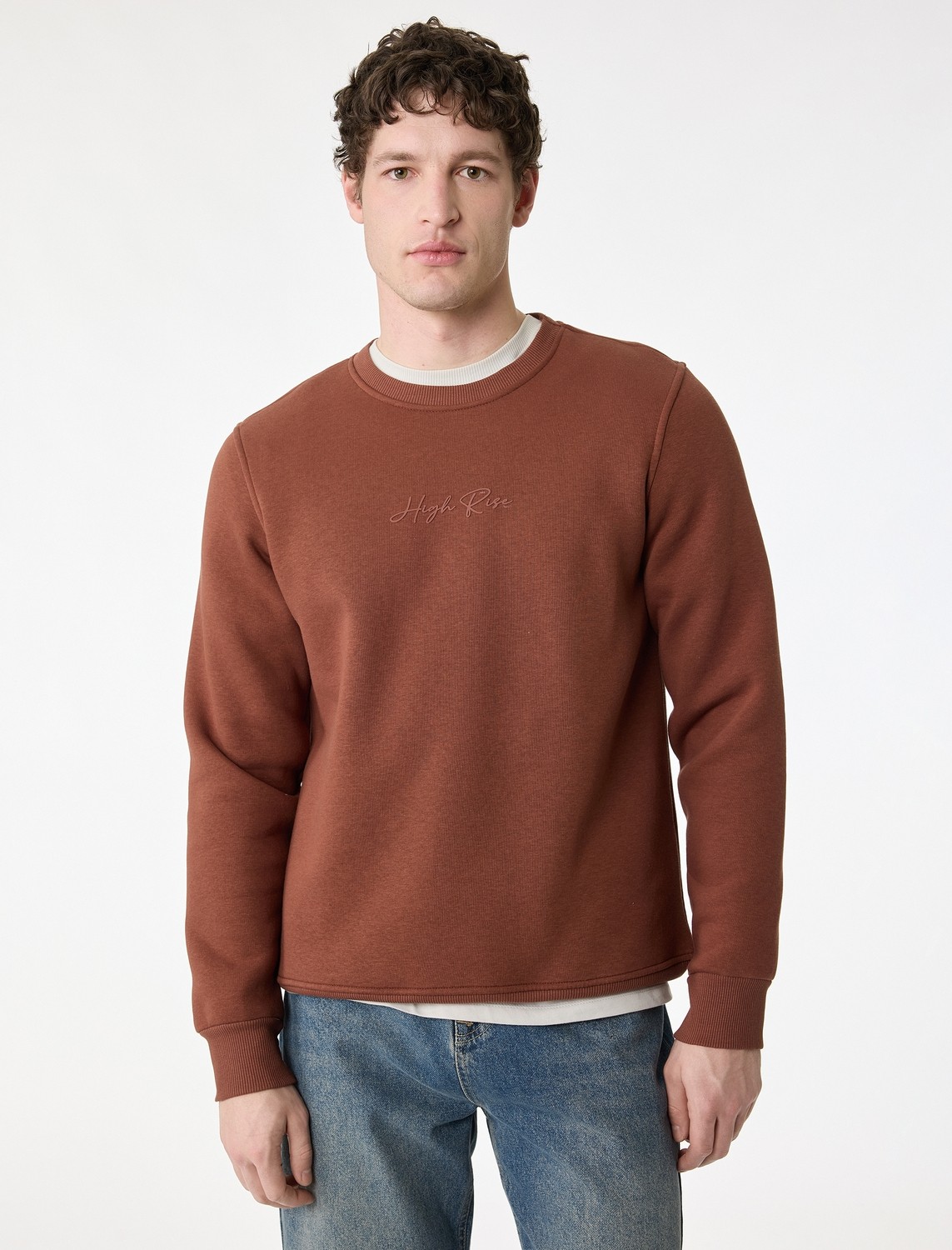 Koton Regular Fit Uzun Kollu Şardonlu Bisiklet Yaka Basic Baskılı Sweatshirt