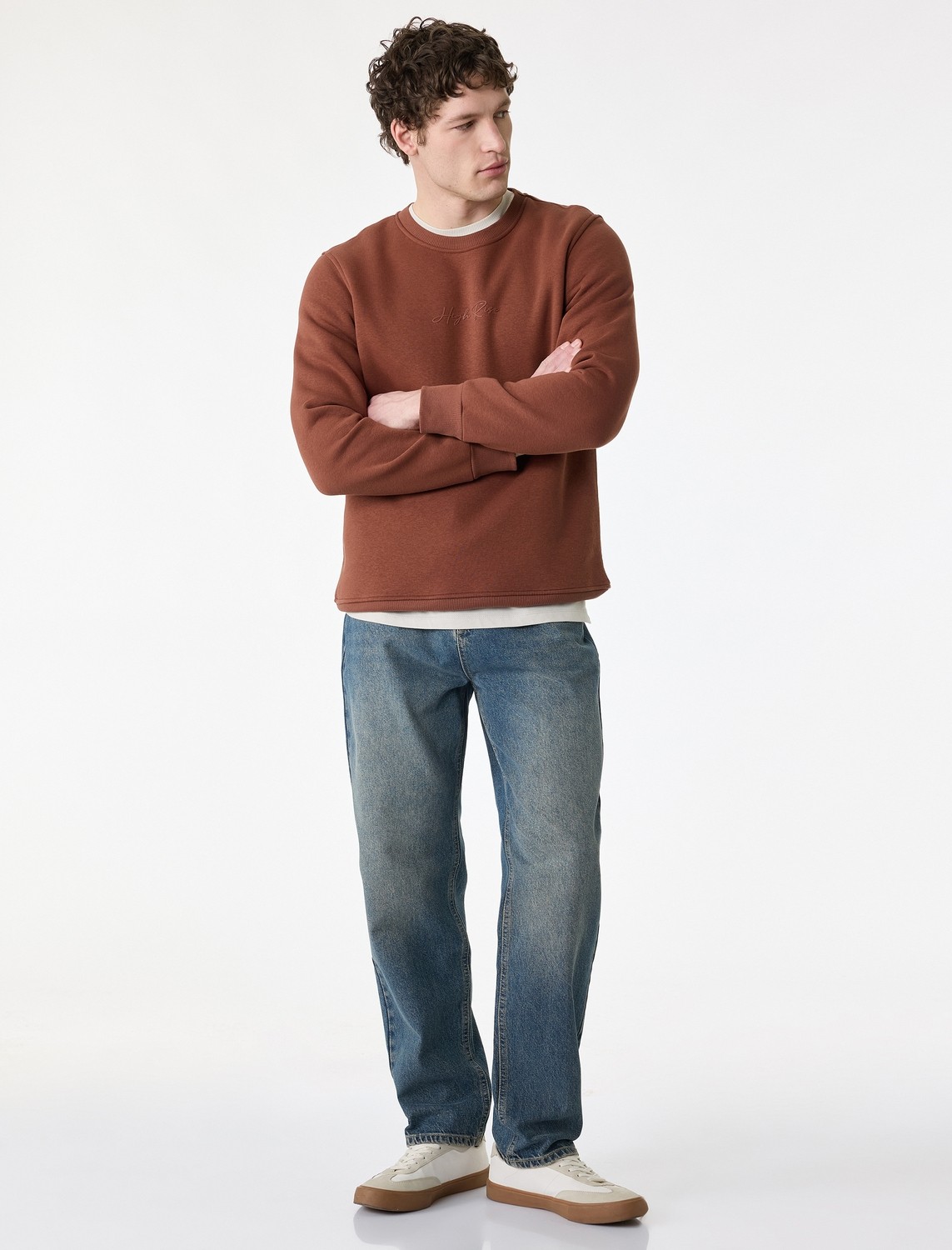Koton Regular Fit Uzun Kollu Şardonlu Bisiklet Yaka Basic Baskılı Sweatshirt görsel 2
