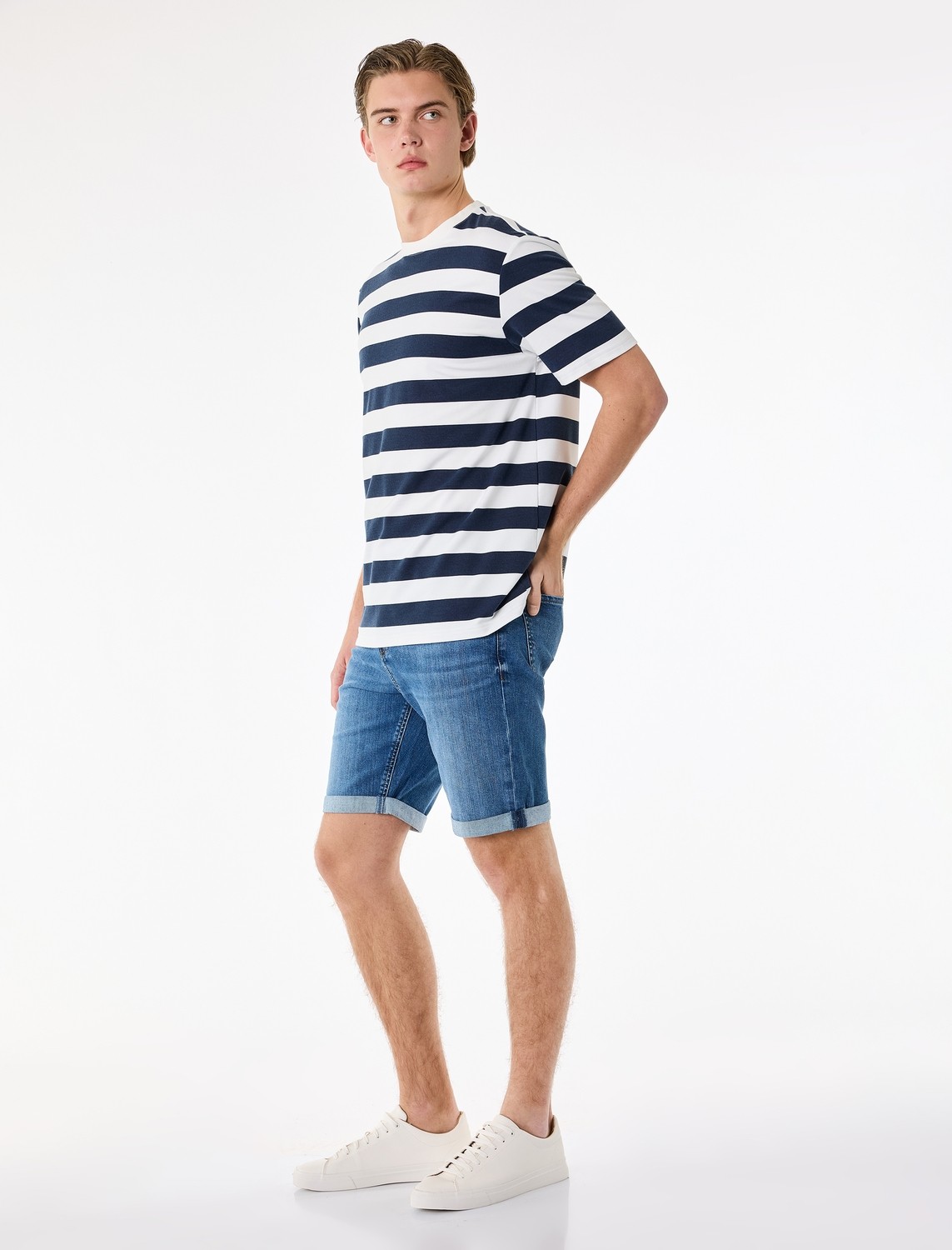 Koton Normal Bel Pamuklu Bermuda Slim Fit Jean Şort görsel 2