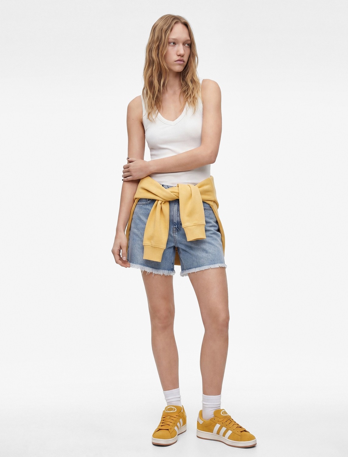 Koton Pamuklu Rahat Kalıp Duble Paça Mini Denim Şort görsel 3
