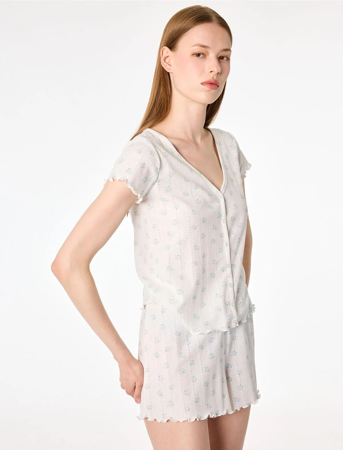 Koton Düğmeli V Yaka Kısa Kollu Desenli Şortlu Pijama Takımı görsel 5