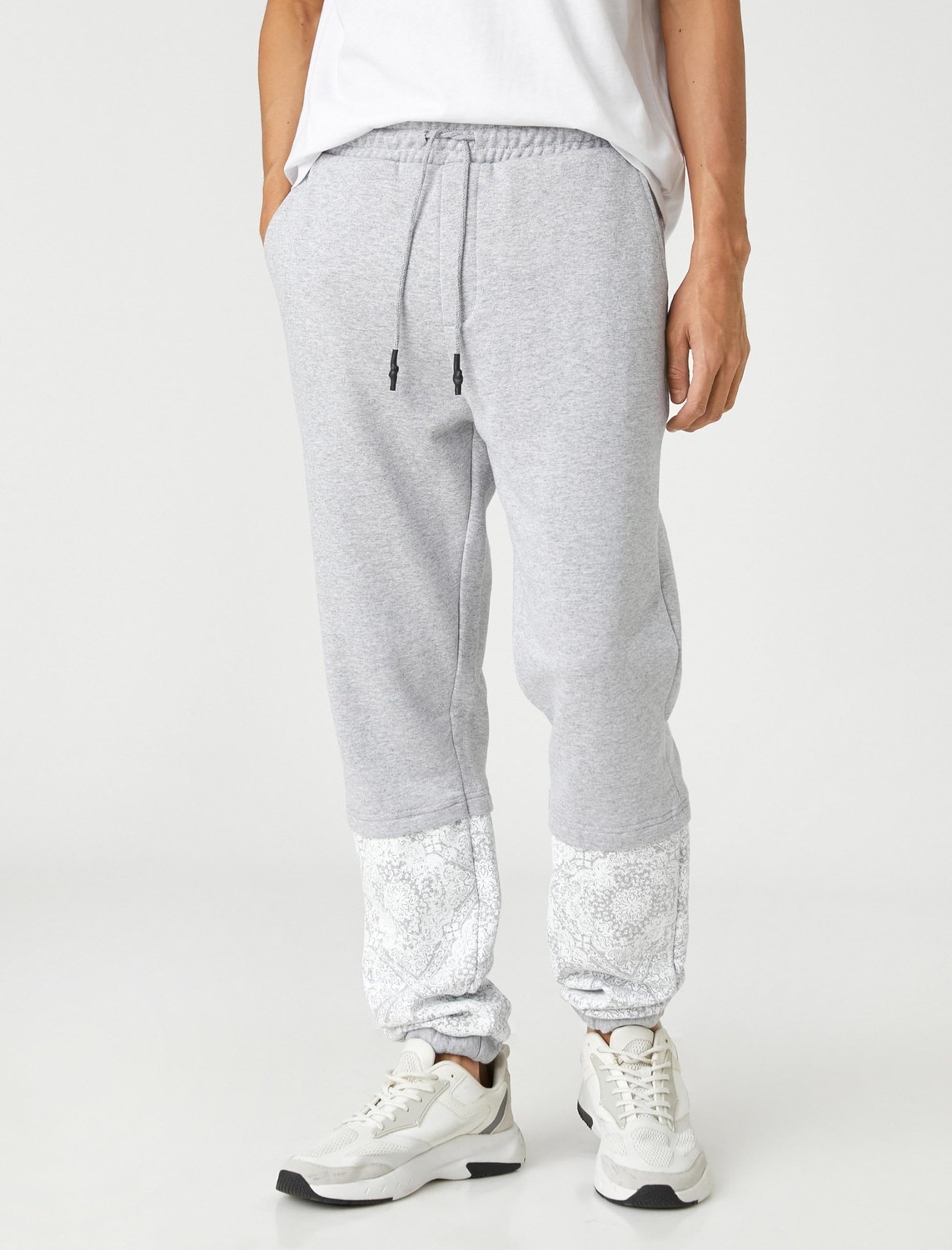 Die Grup Koton Basic Jogger Eşofman Altı Beli Bağcıklı Çiçek Baskılı Şardonlu görsel 4
