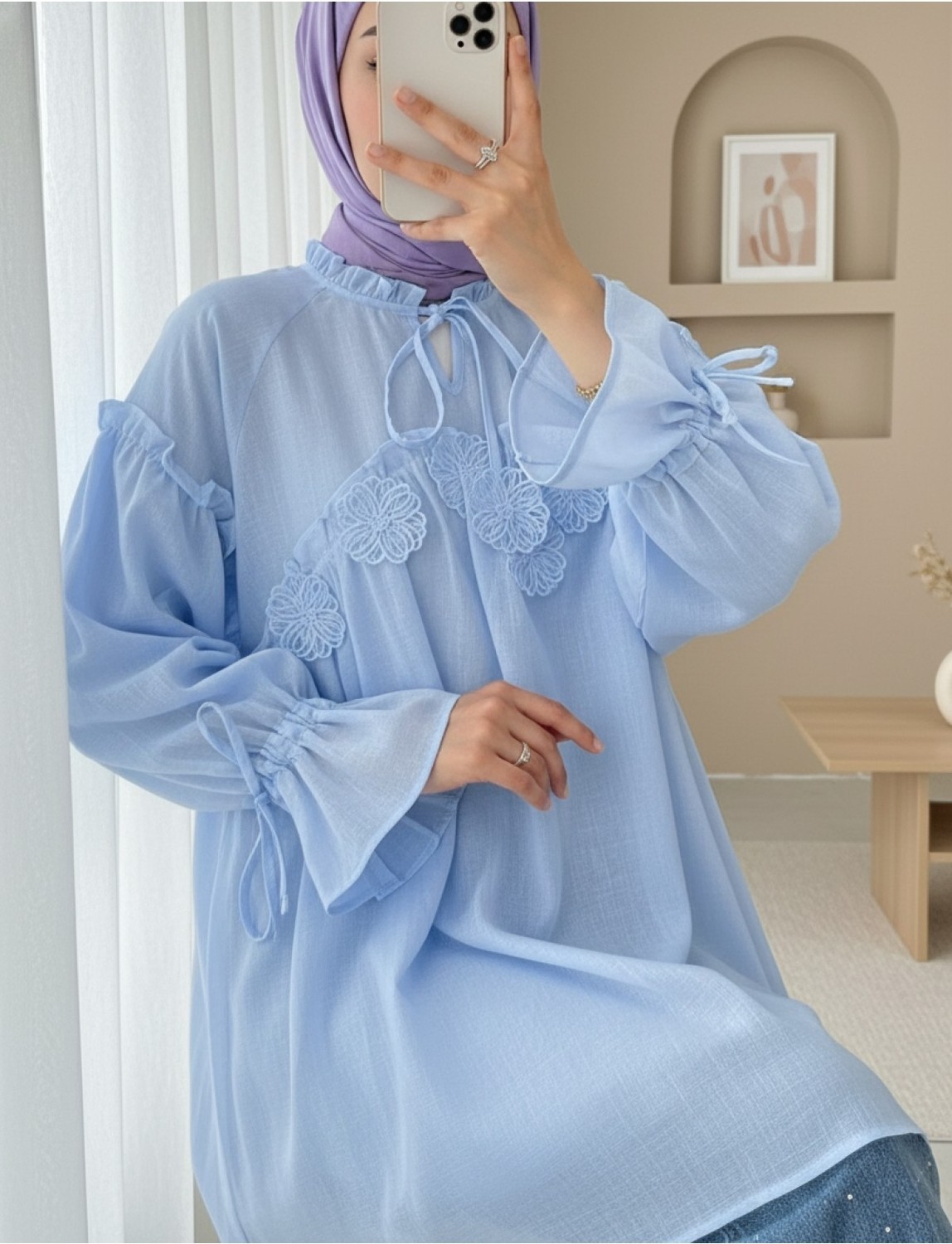 Moda Morfo Yakası Ve Kolları Bağlamalı Önü Çiçek Detaylı Ham Keten Gömlek -Mavi görsel 3