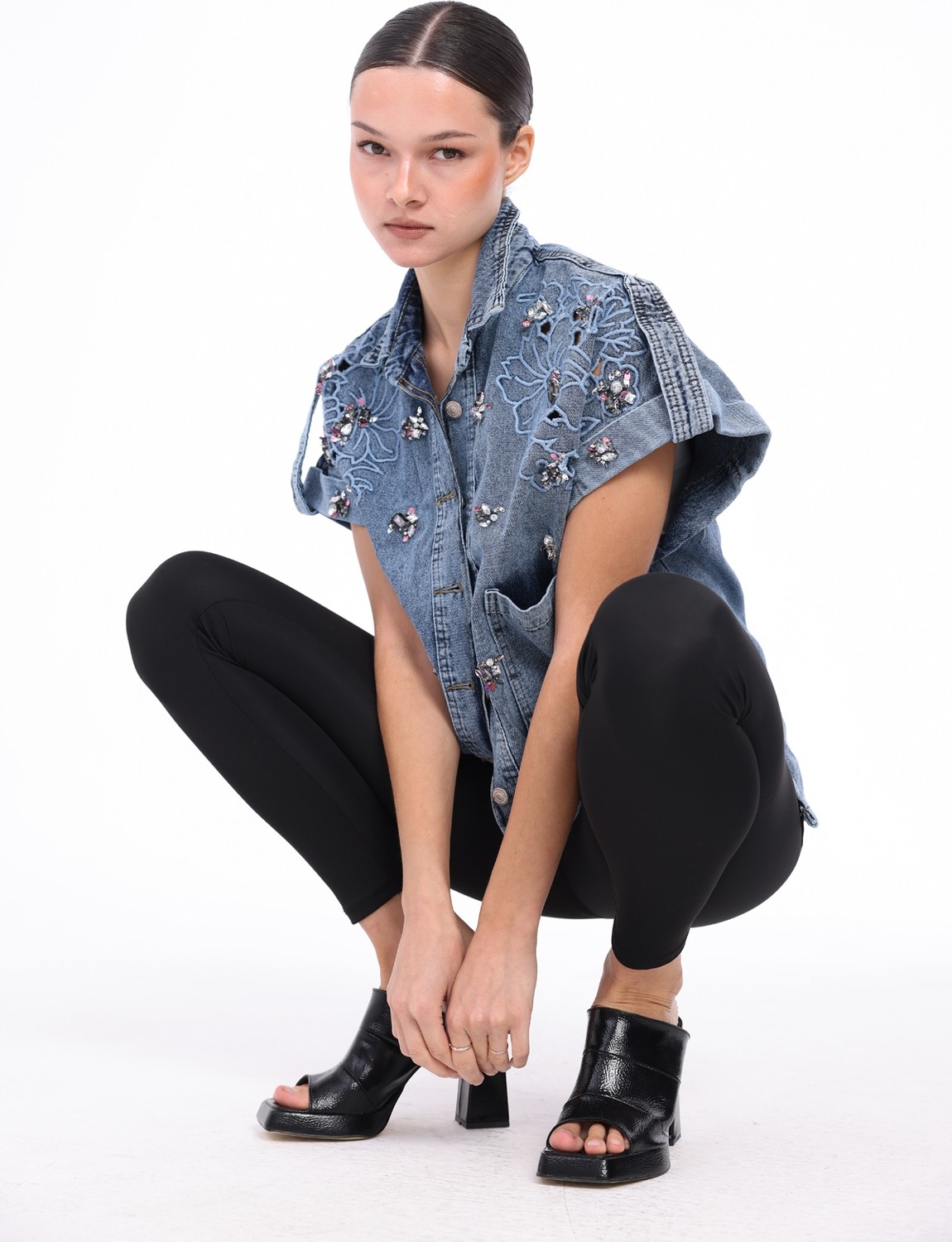 İnci Türkay Kadın Tasarım Denim Yelek Taş Boncuk Payet Işleme Detaylı Mavi Oversize Kalıp Bomber Yelek görsel 7