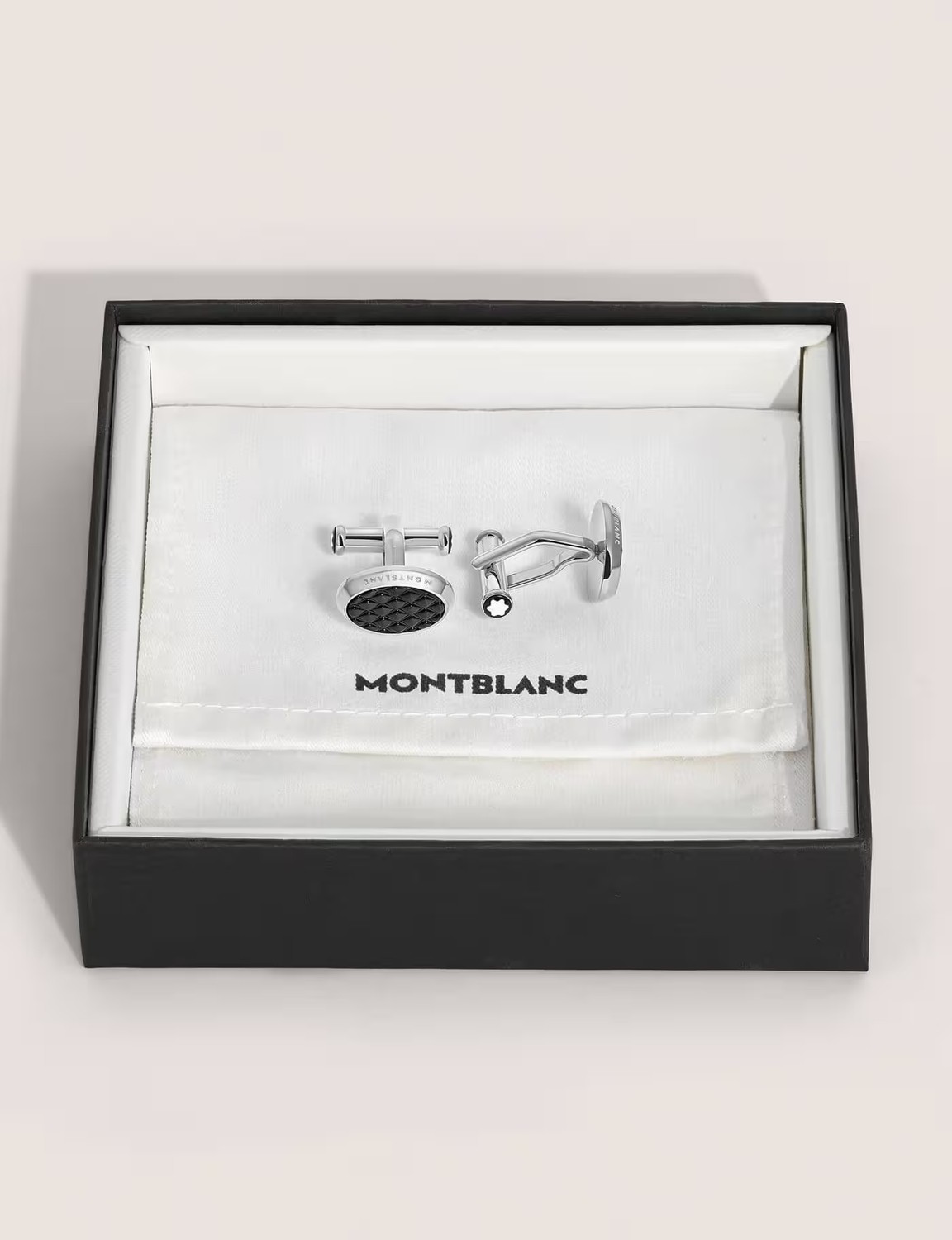 Montblanc Meisterstück Geometrik Siyah Lake Kakmalı Oval Kol Düğmesi 134468 görsel 3