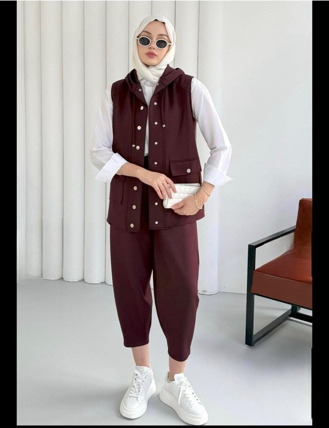 Moda Paketi Kapüşon Detaylı Düğmeli Scuba Yelek Bordo Kadın XL Beden Özellikli Tasarım görsel 2