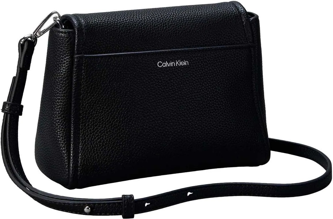 Calvin Klein Siyah Kadın Çapraz Çanta Ergonomik Tasarım ile Şık Görünüm Sunuyor LV04F3511GUB1