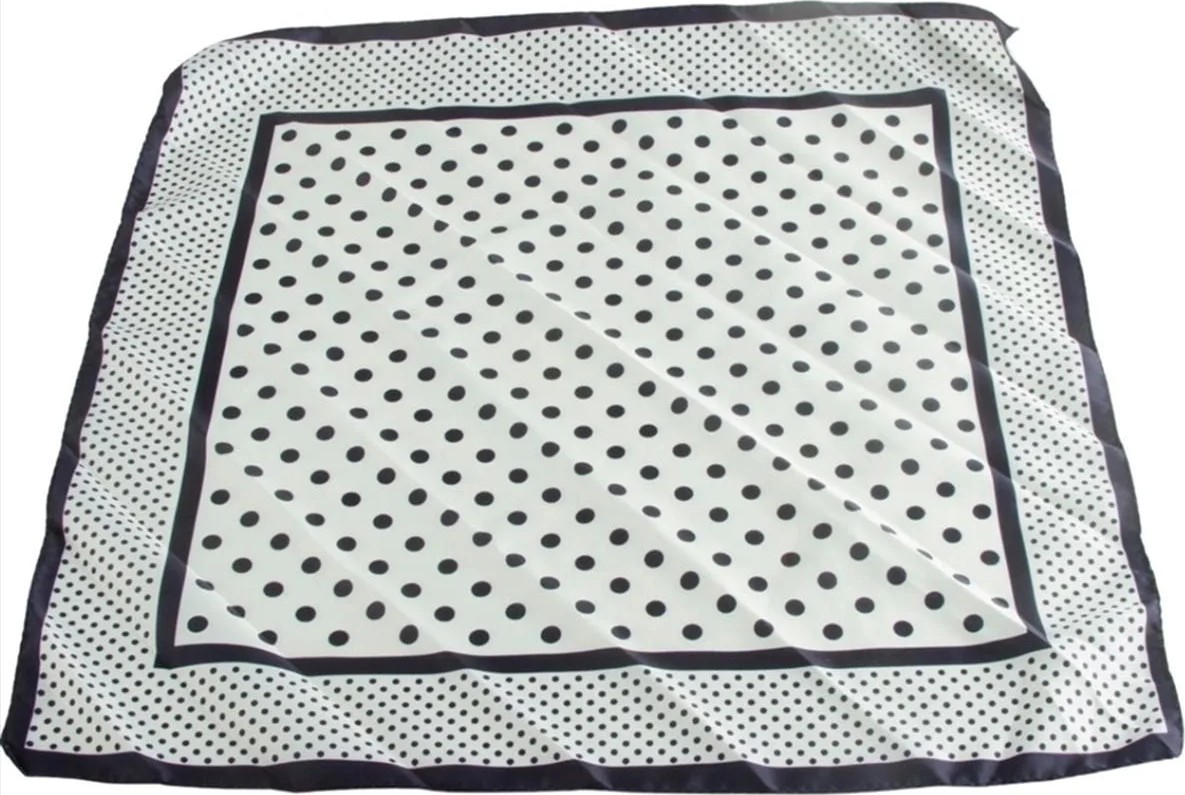 Elektronikçim Benekli Zr Saten Fular 50*50 cm ELK-BJTIEG43 görsel 2