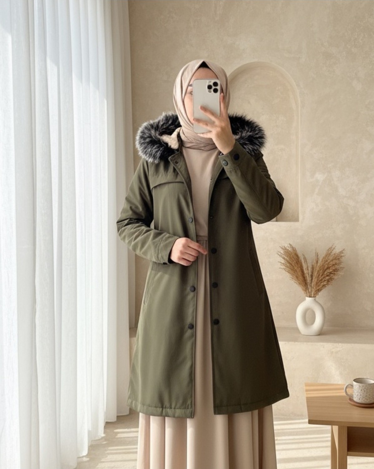 Moda Morfo Çıkma Kapşonlu Çıtçıtlı Cepli Kısa Kaban -Laci